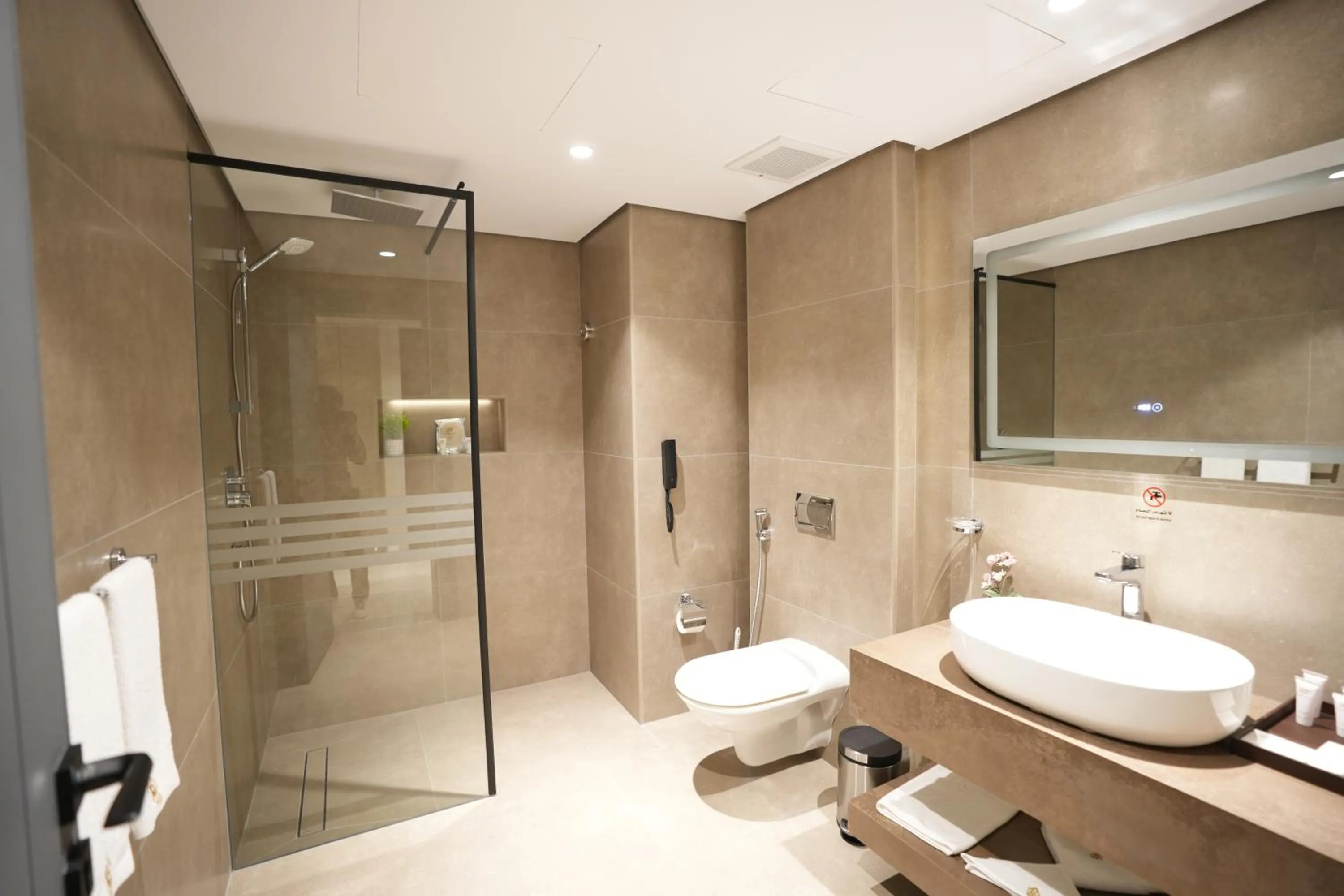 Shower in Casablanca Elite