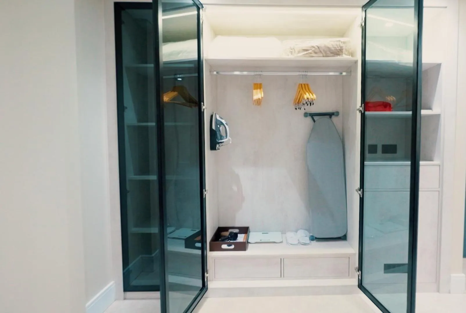 wardrobe in Casablanca Elite