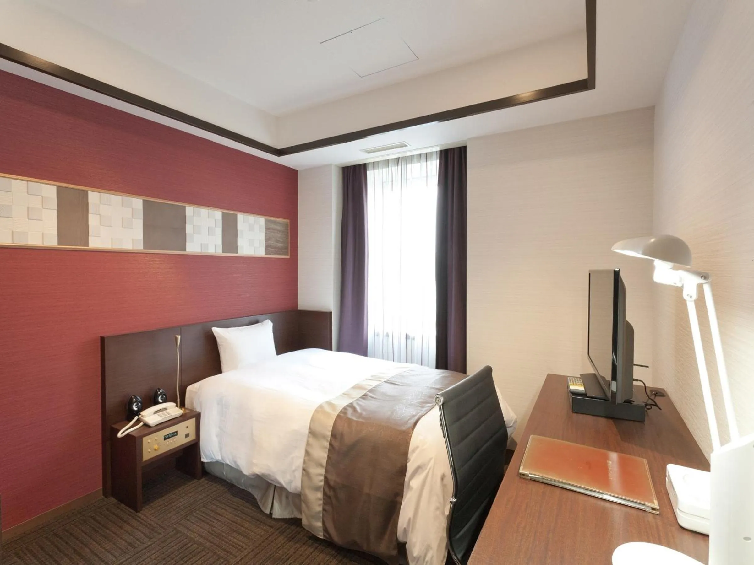 Photo of the whole room, Bed in Hotel Tokyo Garden Palace