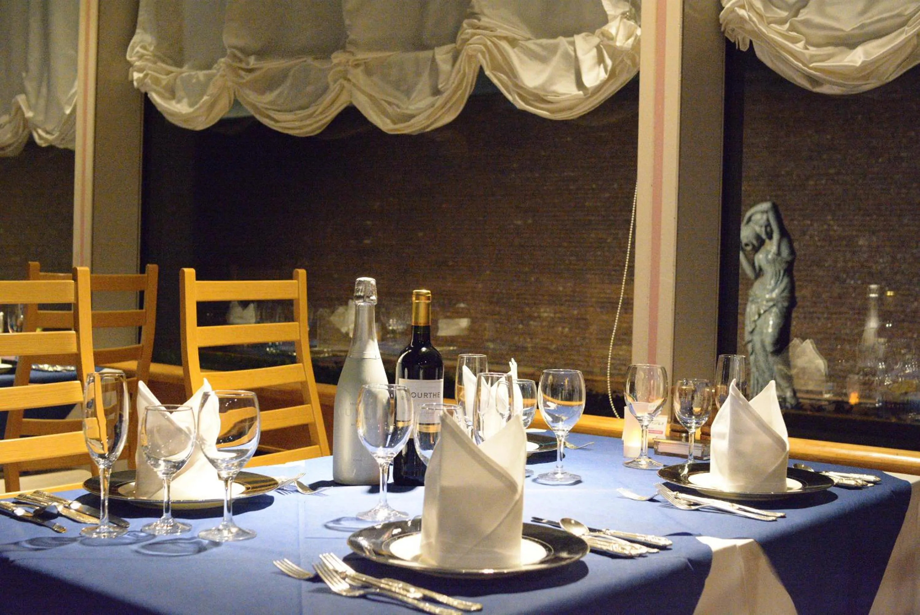 Restaurant/places to eat in Hotel Tokyo Garden Palace