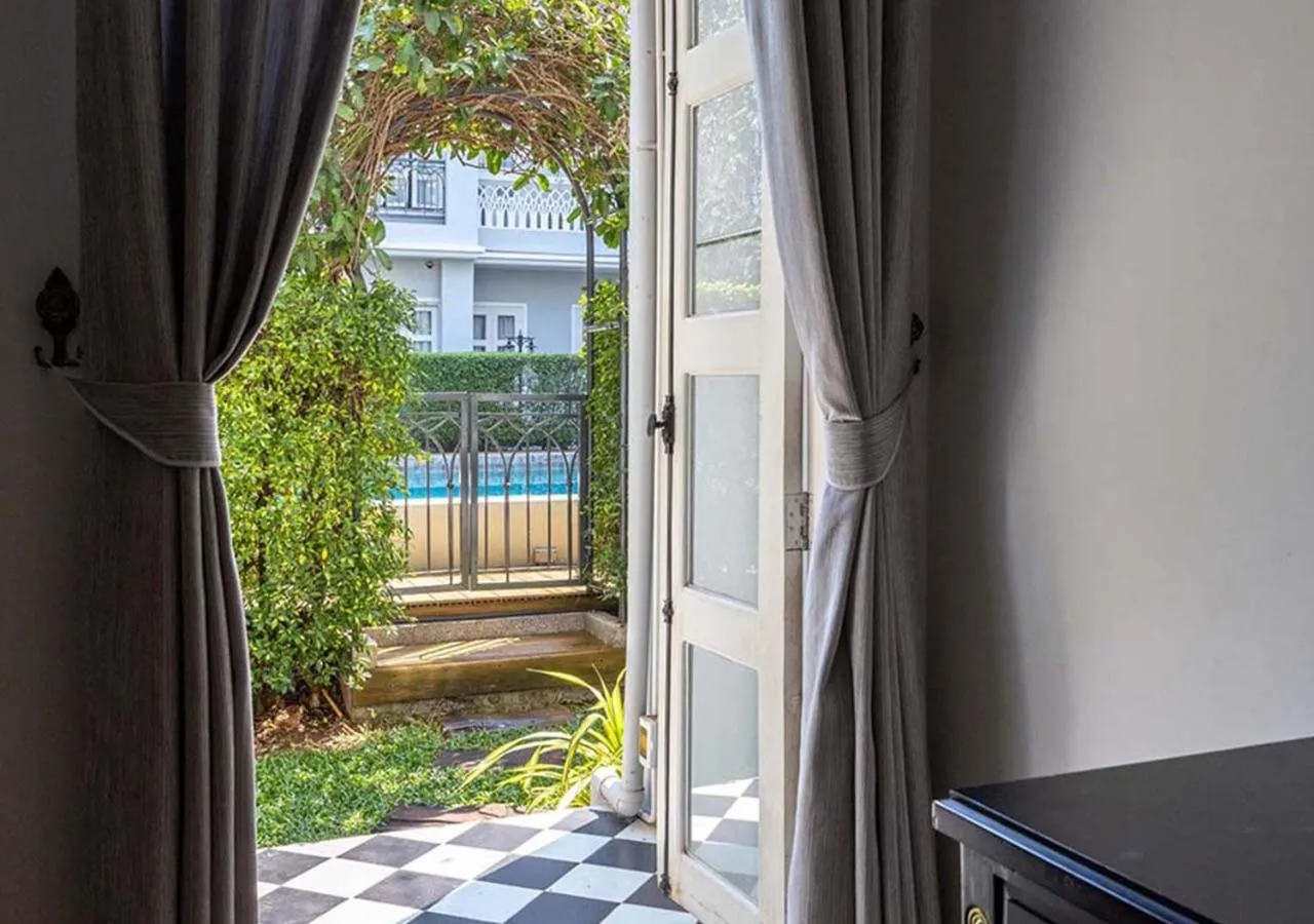 Garden view in Le Thatluang D'oR Boutique Hotel