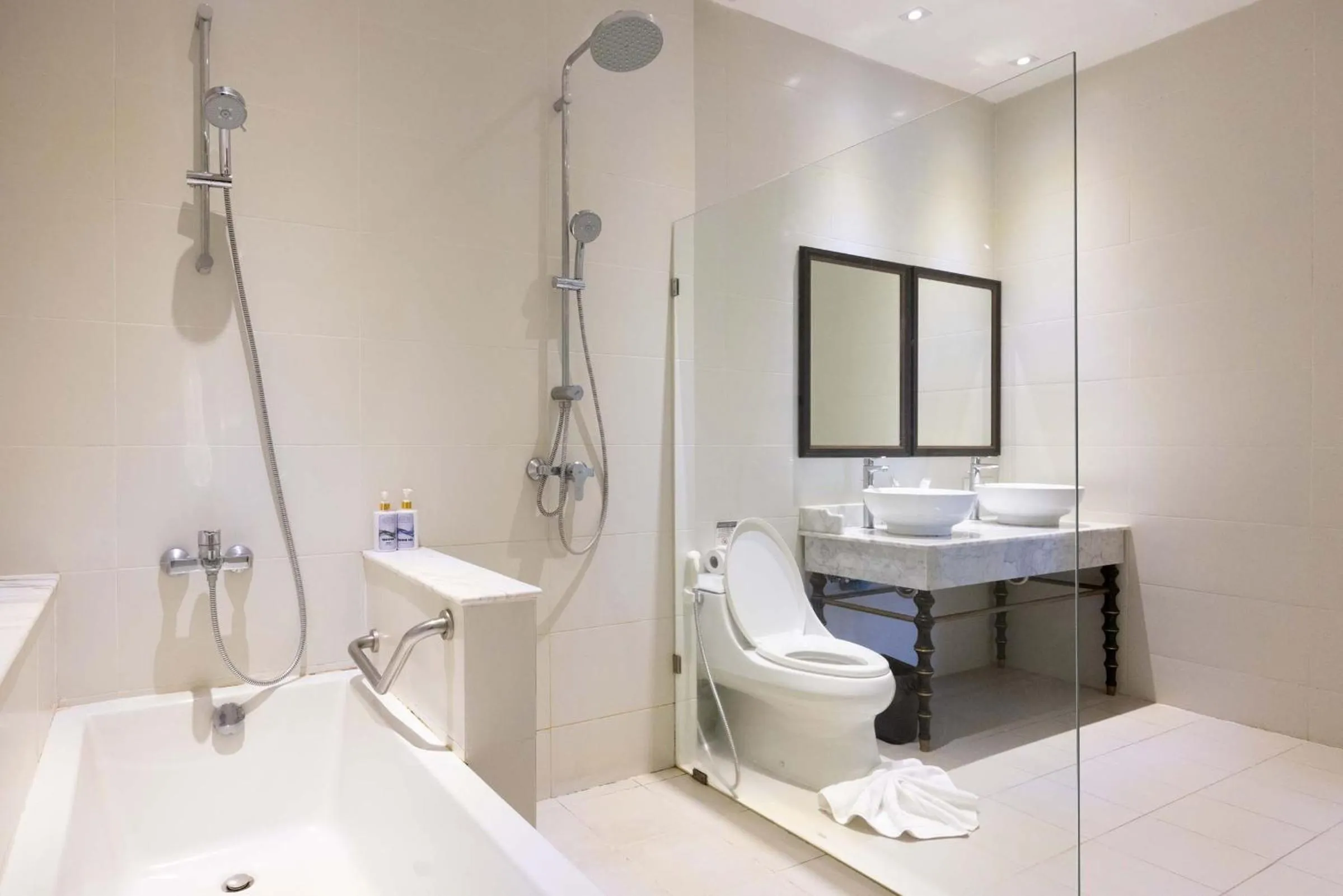 Bathroom in Le Thatluang D'oR Boutique Hotel