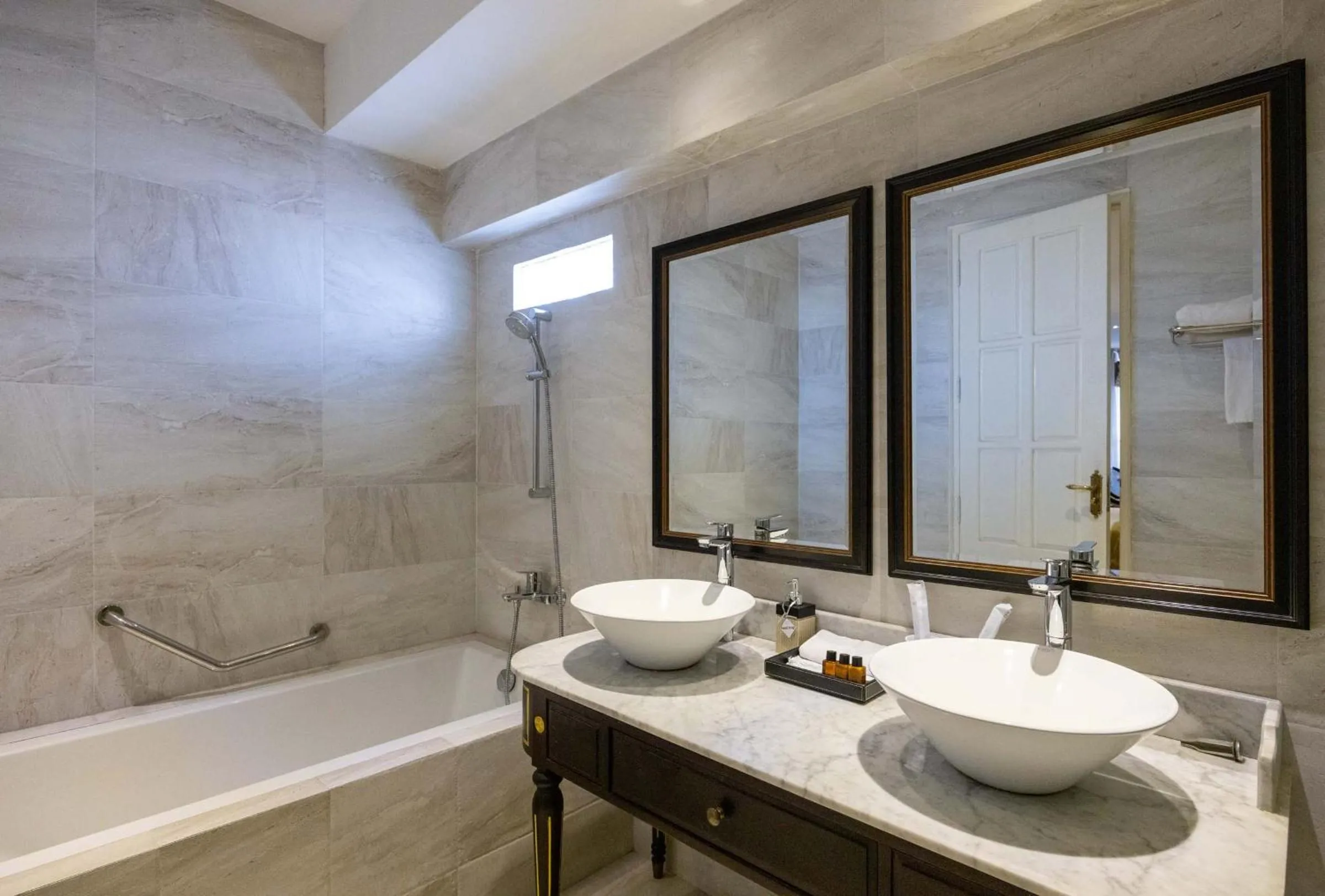 Bathroom in Le Thatluang D'oR Boutique Hotel
