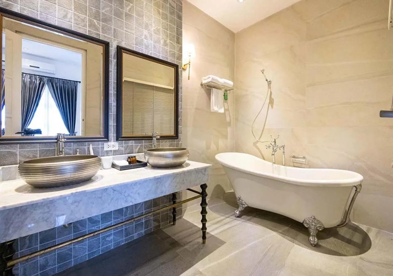 Bathroom in Le Thatluang D'oR Boutique Hotel