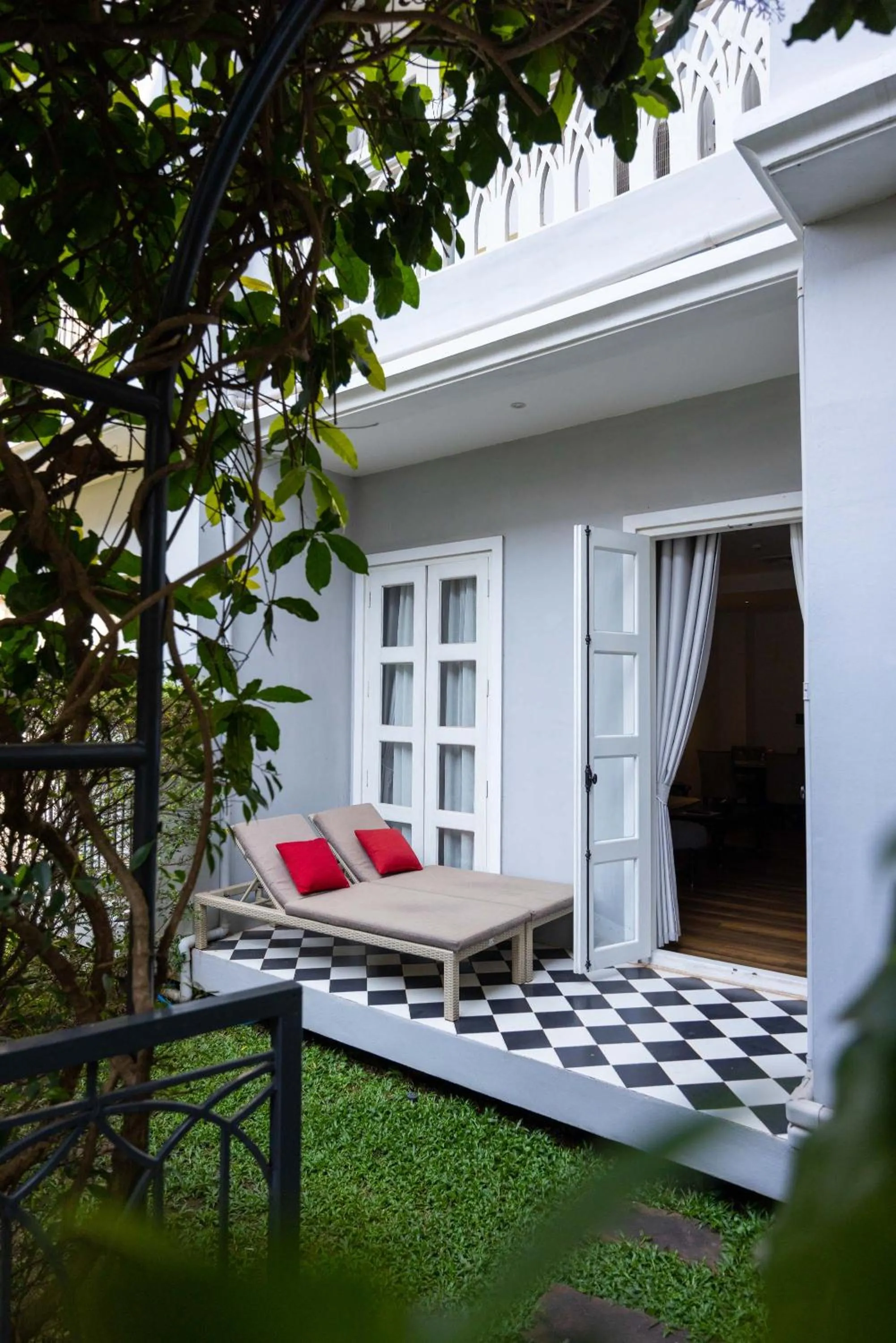 Garden view in Le Thatluang D'oR Boutique Hotel