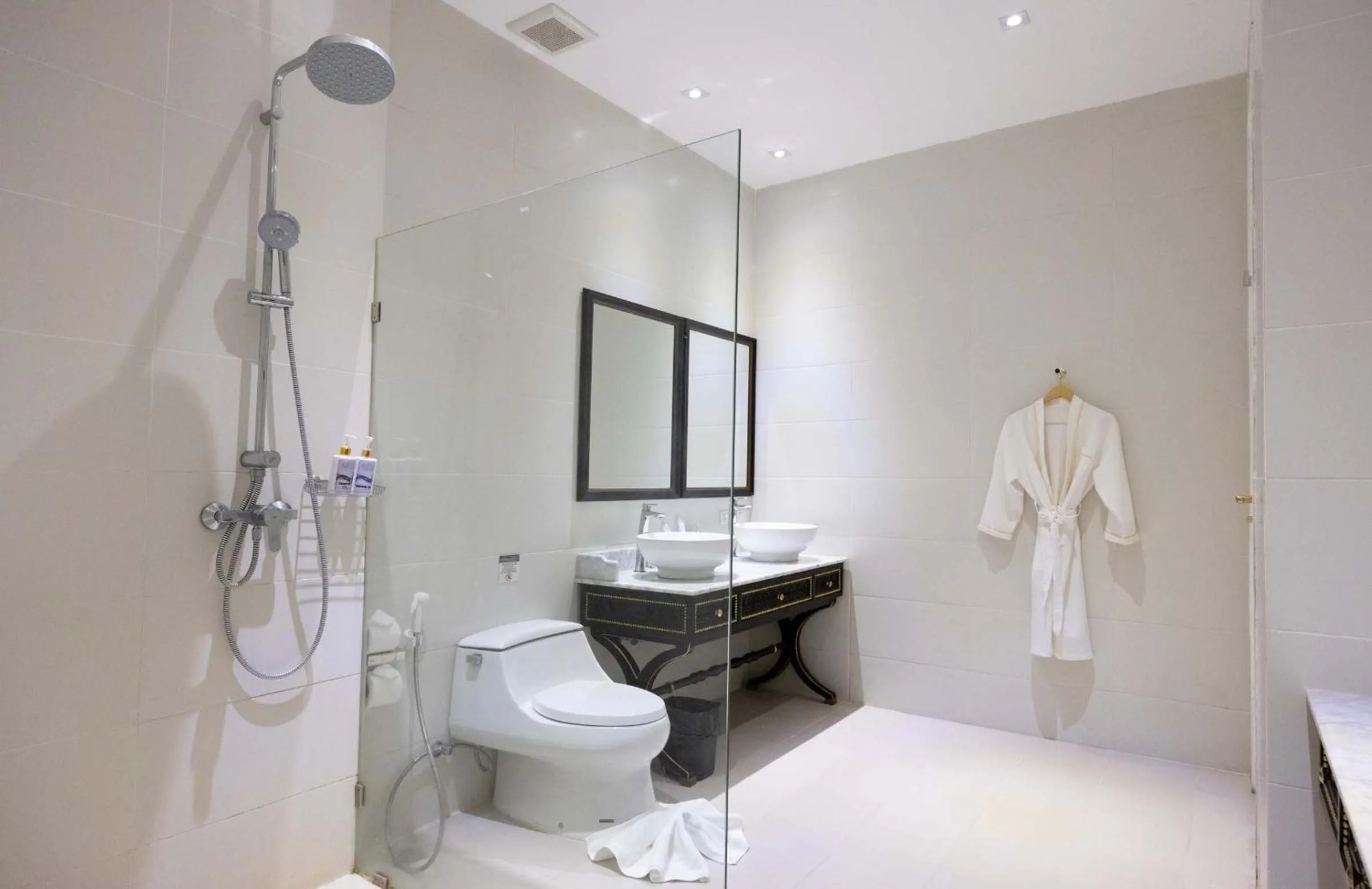 Bathroom in Le Thatluang D'oR Boutique Hotel