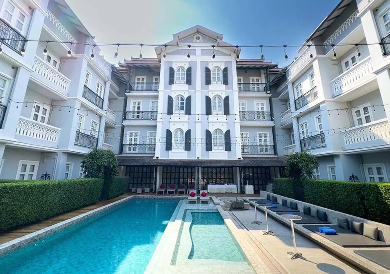 Swimming pool in Le Thatluang D'oR Boutique Hotel