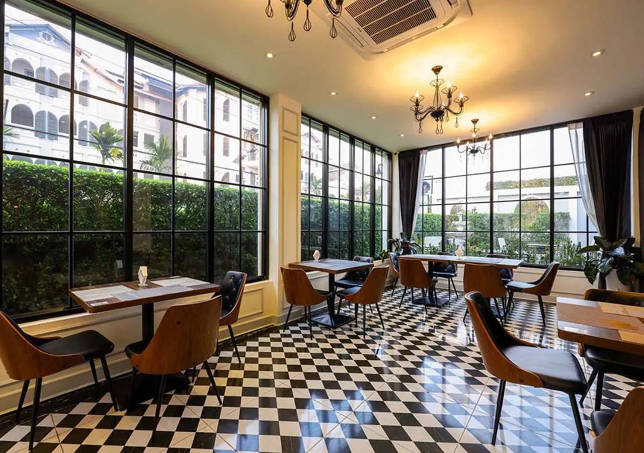 Restaurant/places to eat in Le Thatluang D'oR Boutique Hotel