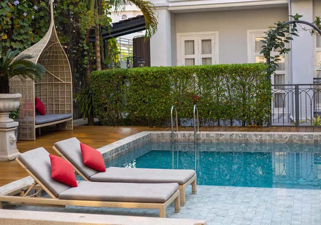 Swimming pool in Le Thatluang D'oR Boutique Hotel