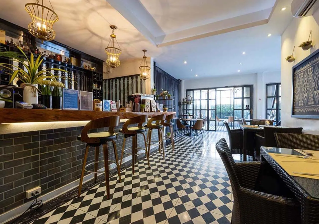 Restaurant/places to eat in Le Thatluang D'oR Boutique Hotel