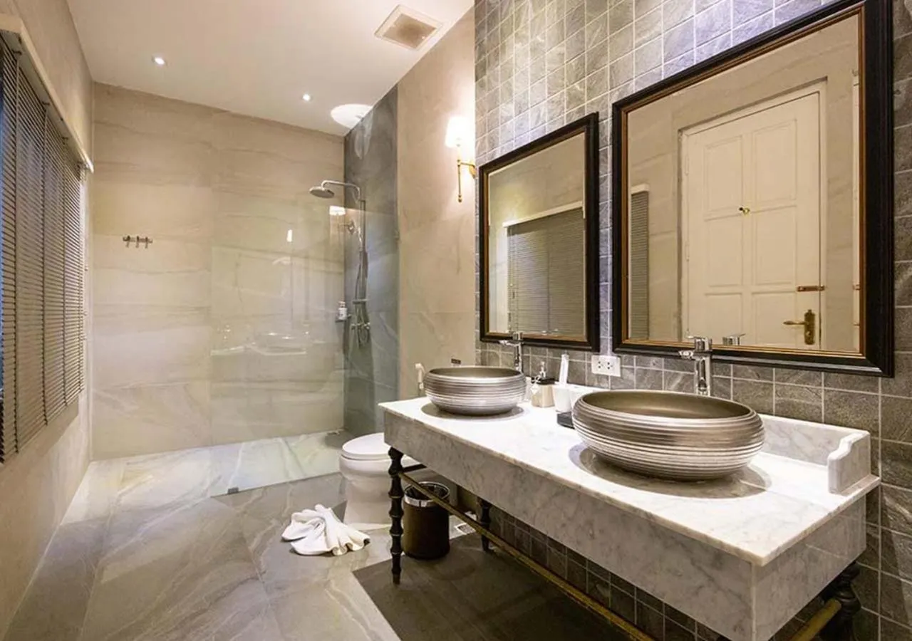 Bathroom in Le Thatluang D'oR Boutique Hotel