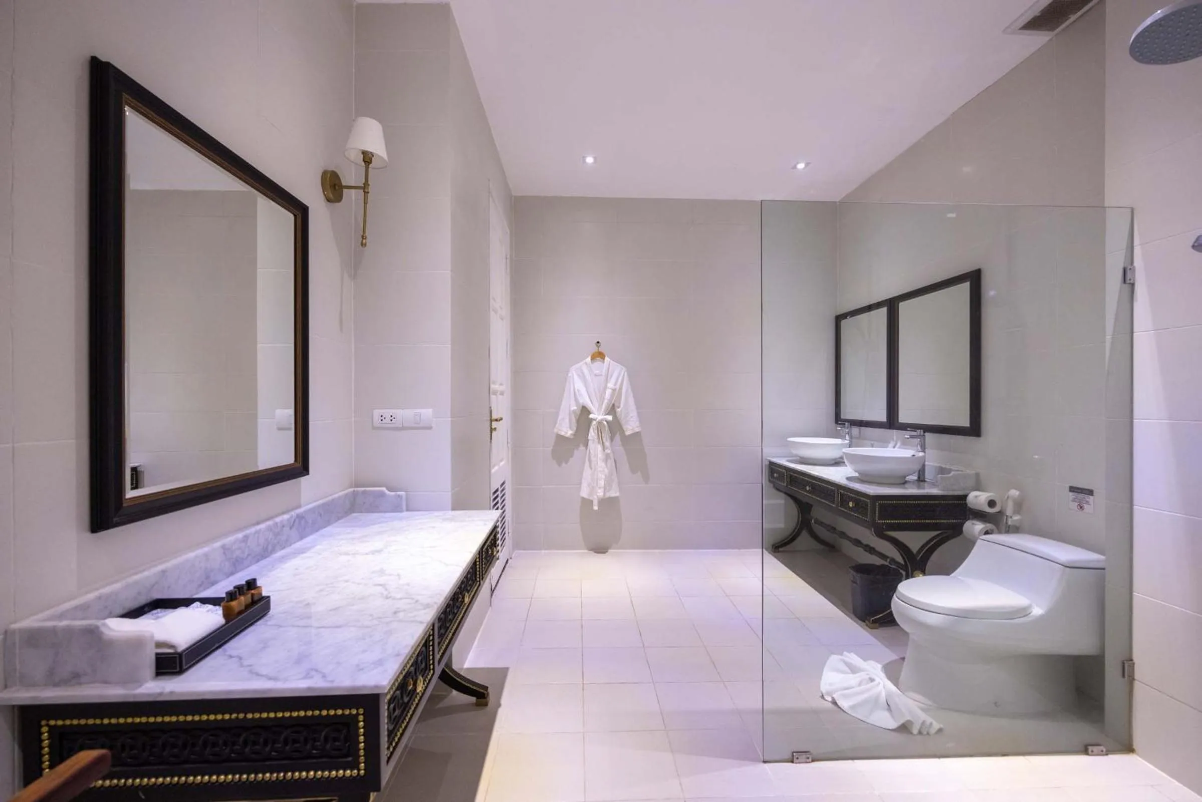 Bathroom in Le Thatluang D'oR Boutique Hotel