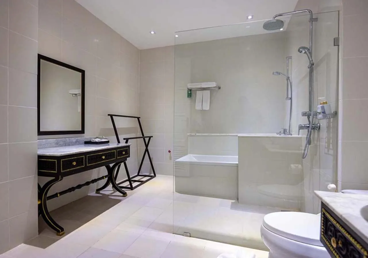 Bathroom in Le Thatluang D'oR Boutique Hotel
