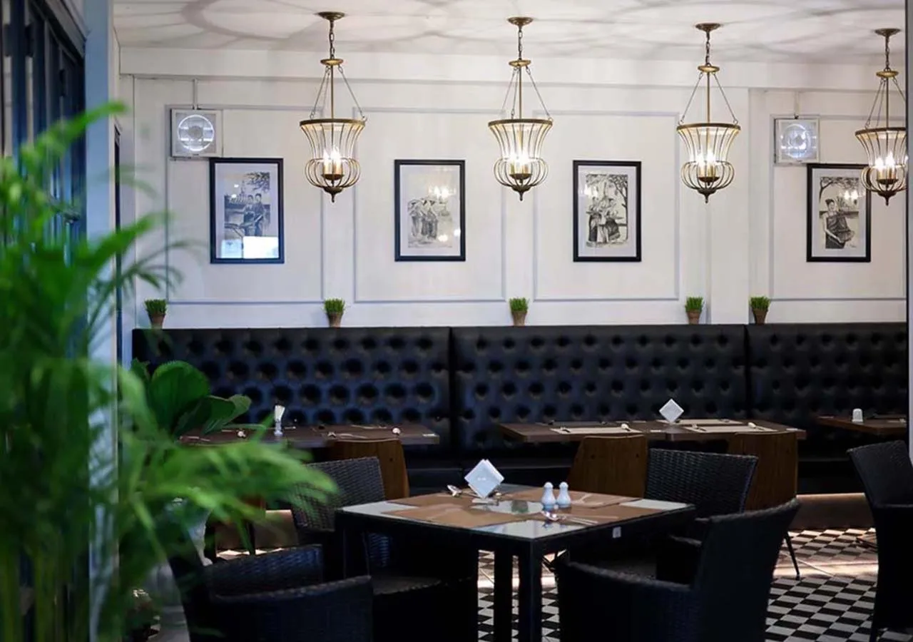 Restaurant/places to eat in Le Thatluang D'oR Boutique Hotel