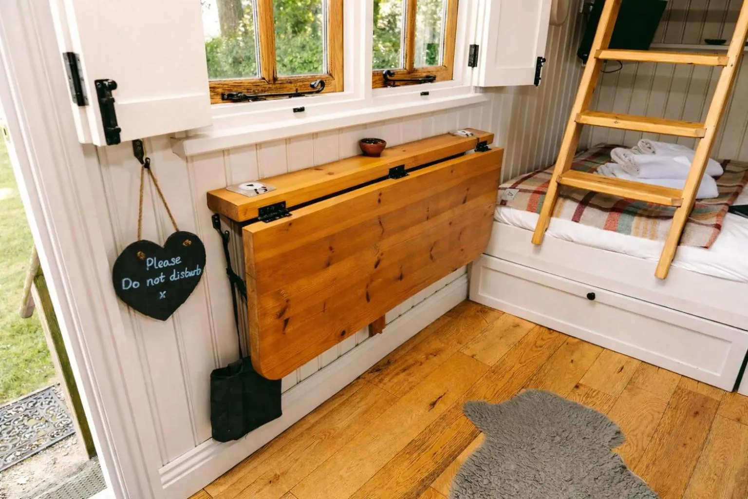Photo of the whole room, Bed in Morndyke Shepherds Huts