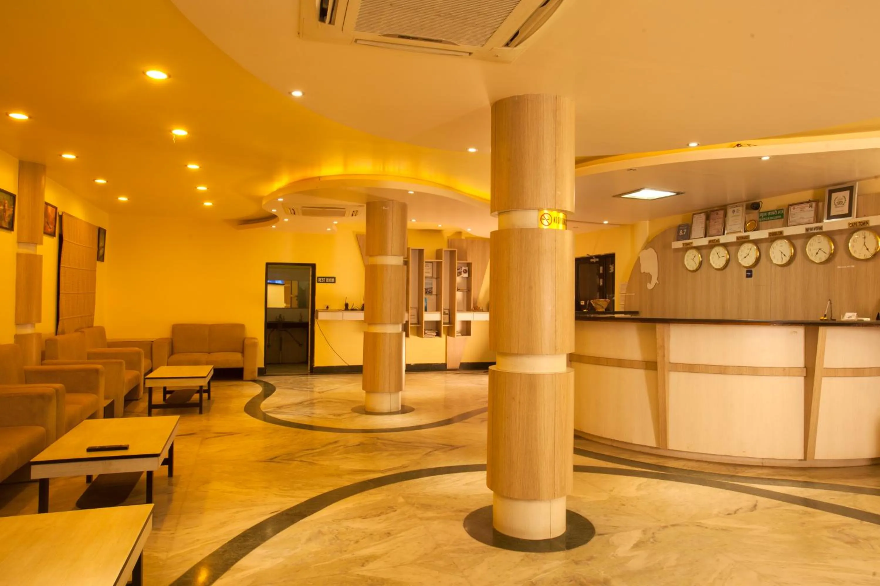 Lobby or reception in Jungle Safari Lodge- Serenity in the Wild