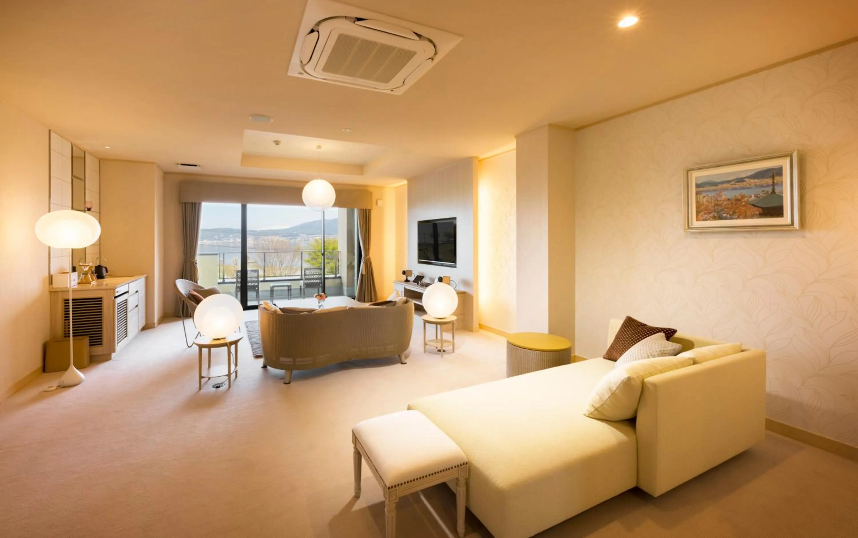 Living room, Bed in Katakura Silk Hotel