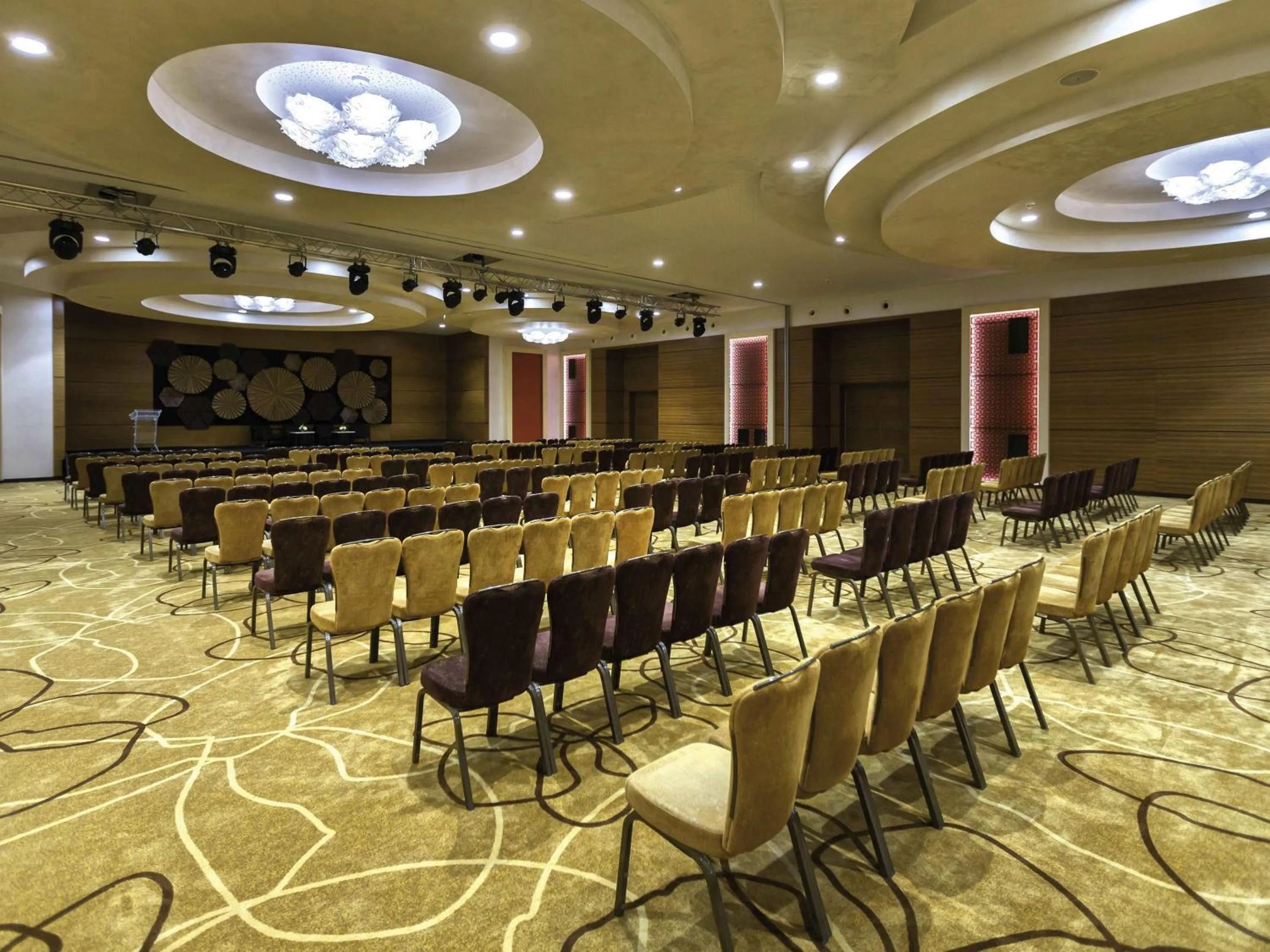 Meeting/conference room in Mövenpick Hotel du Lac Tunis