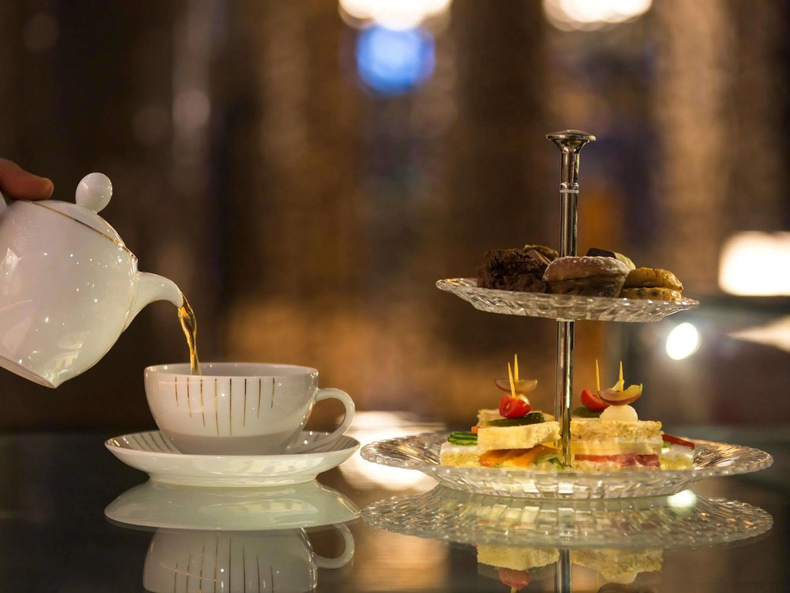 Lounge or bar in Mövenpick Hotel du Lac Tunis