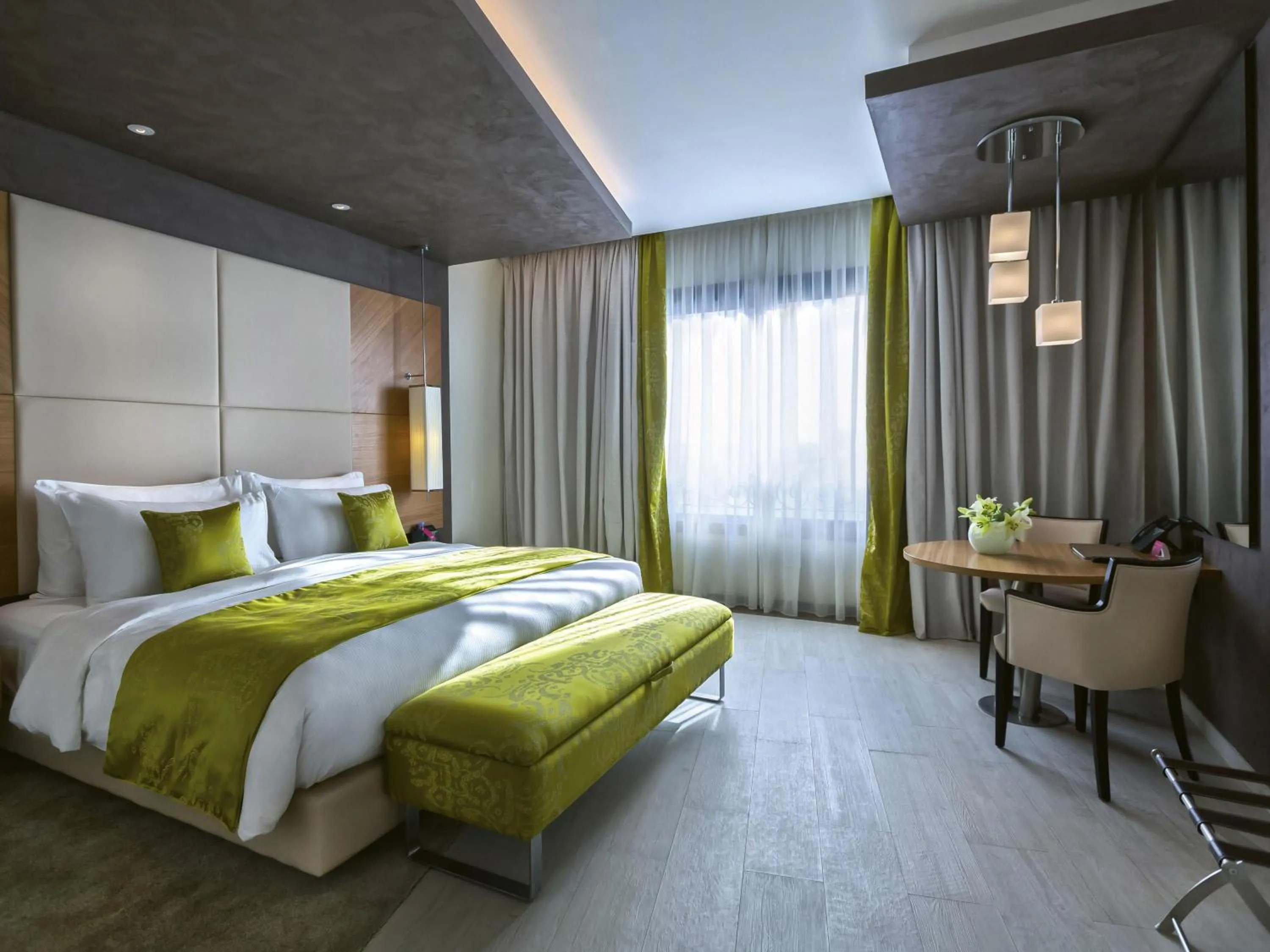 Bedroom, Bed in Mövenpick Hotel du Lac Tunis