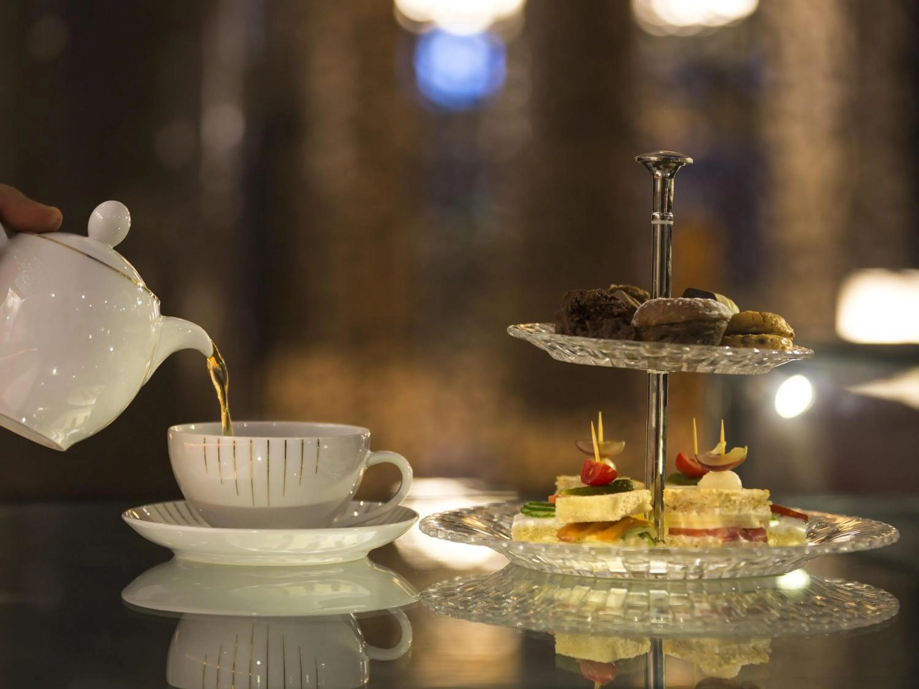 Lounge or bar in Mövenpick Hotel du Lac Tunis