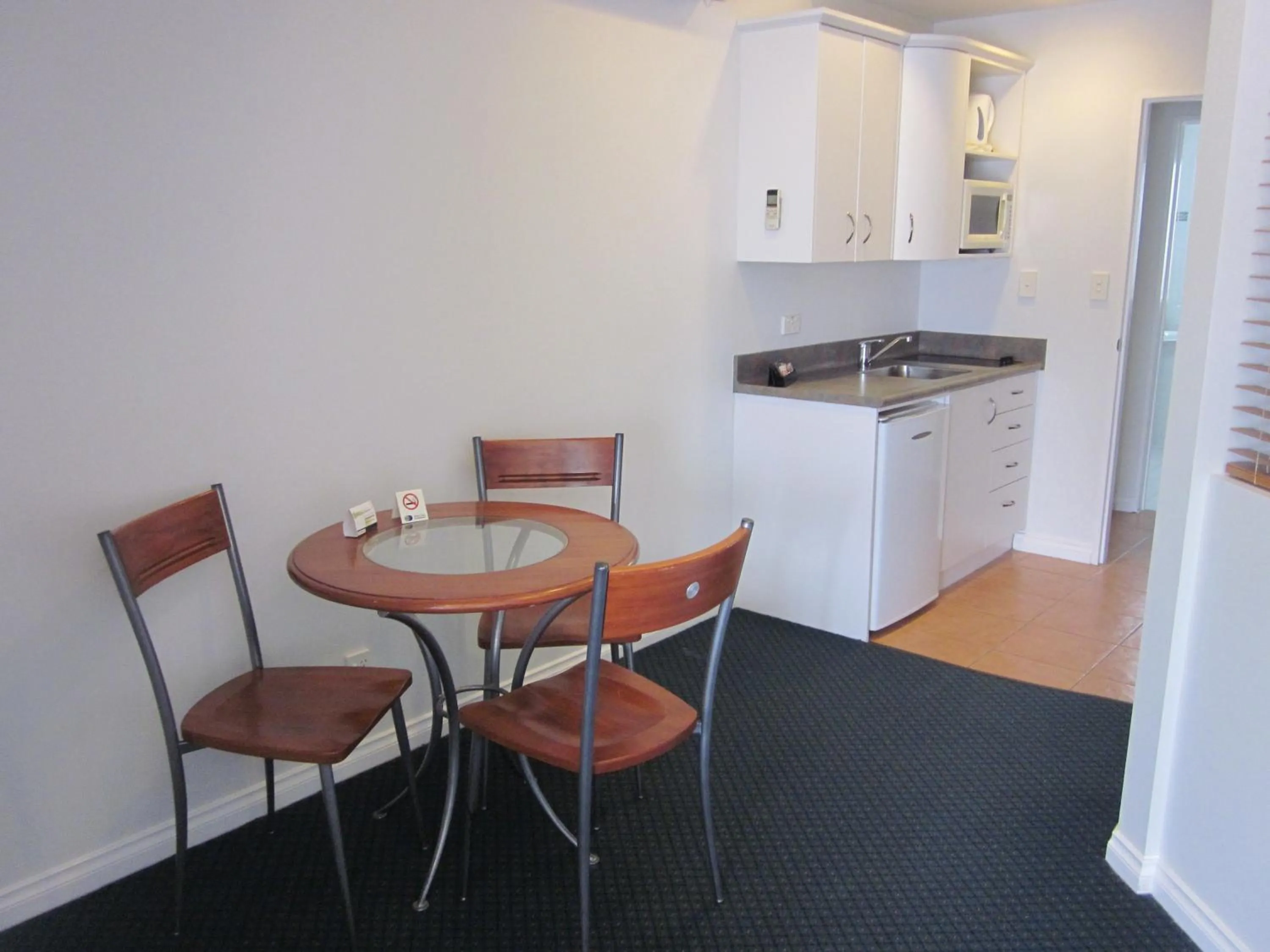 Kitchen or kitchenette in Beachfront Motel