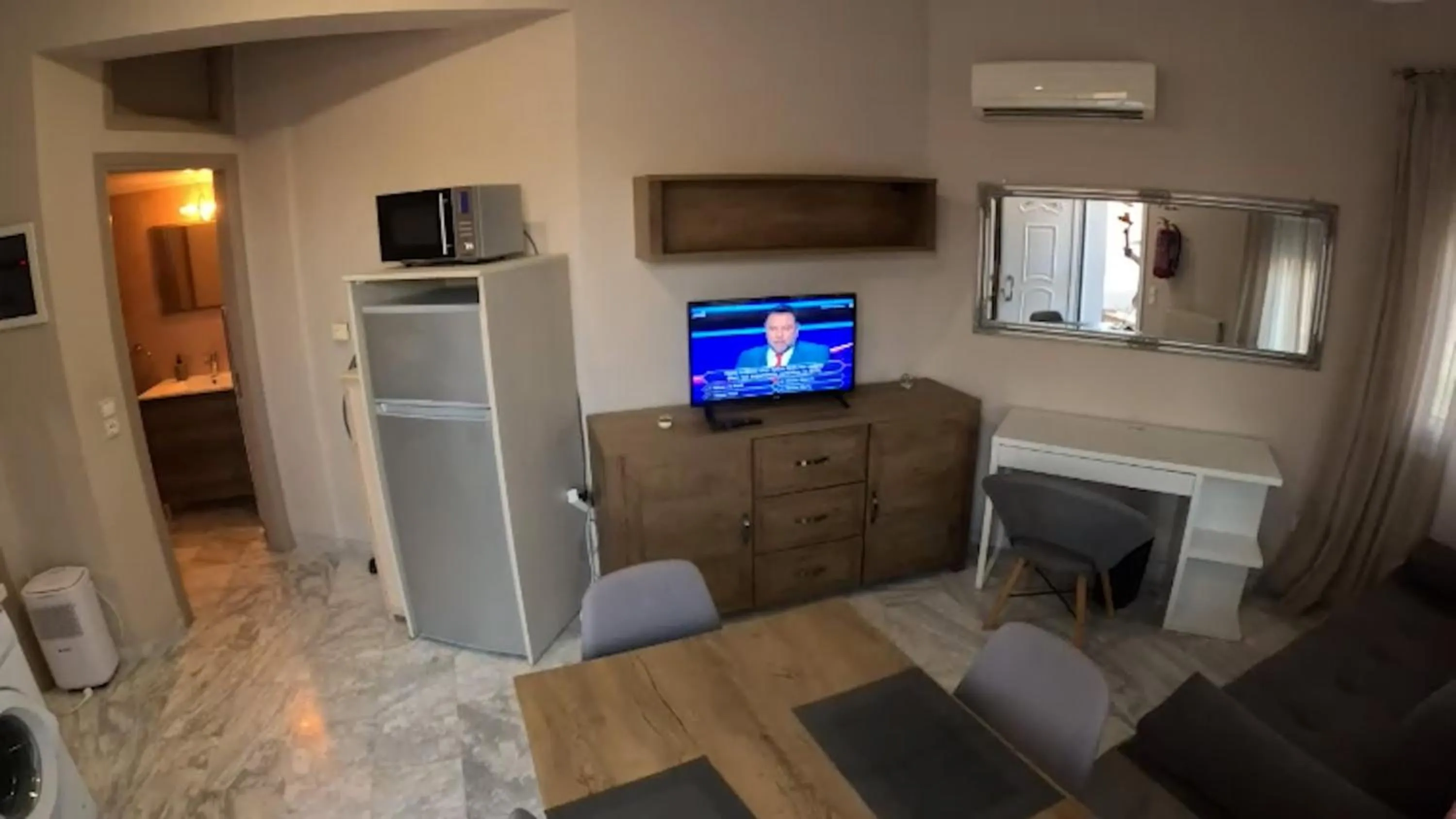 TV and multimedia in Mastiha Villas in Town