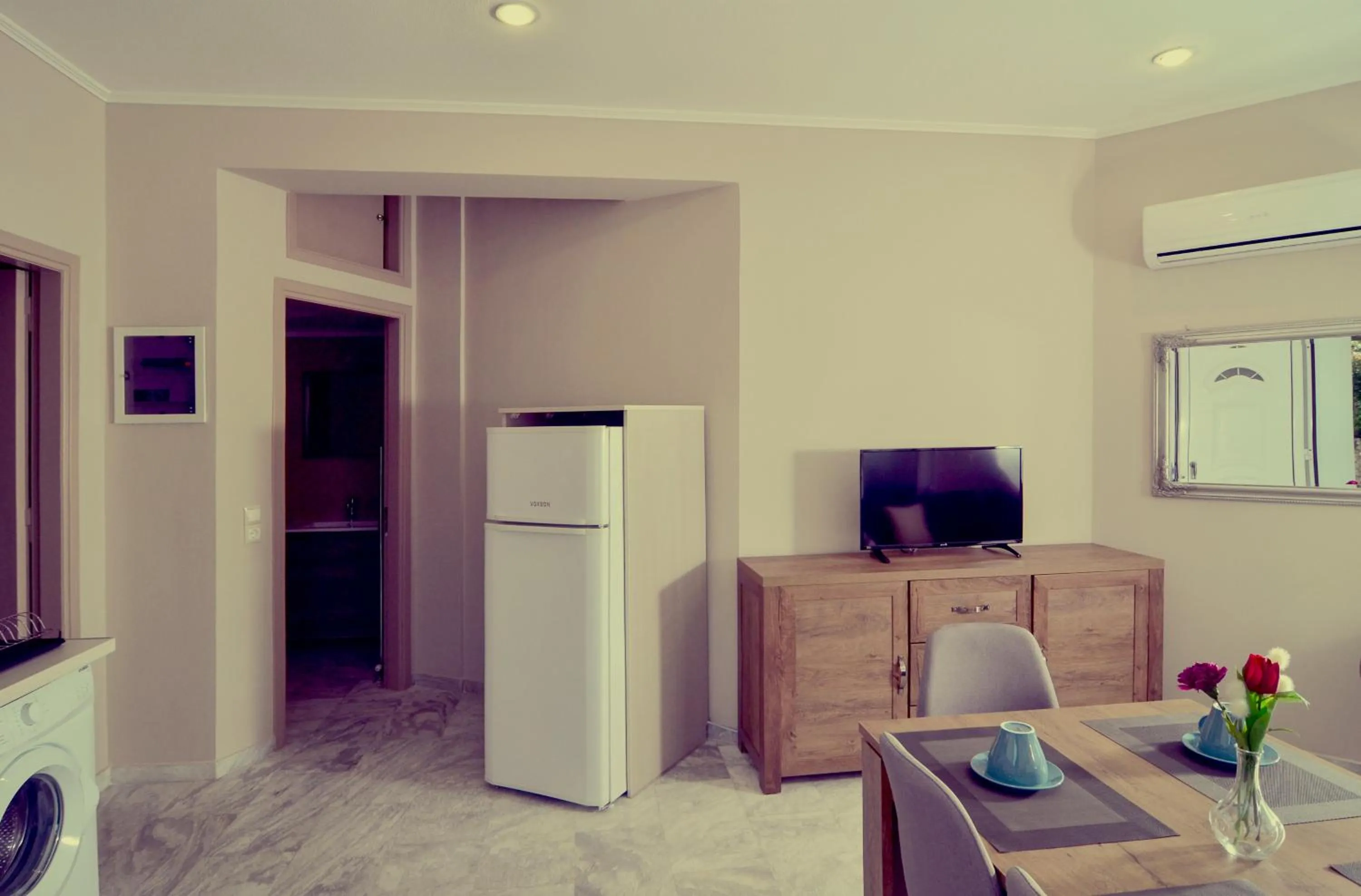 TV and multimedia in Mastiha Villas in Town