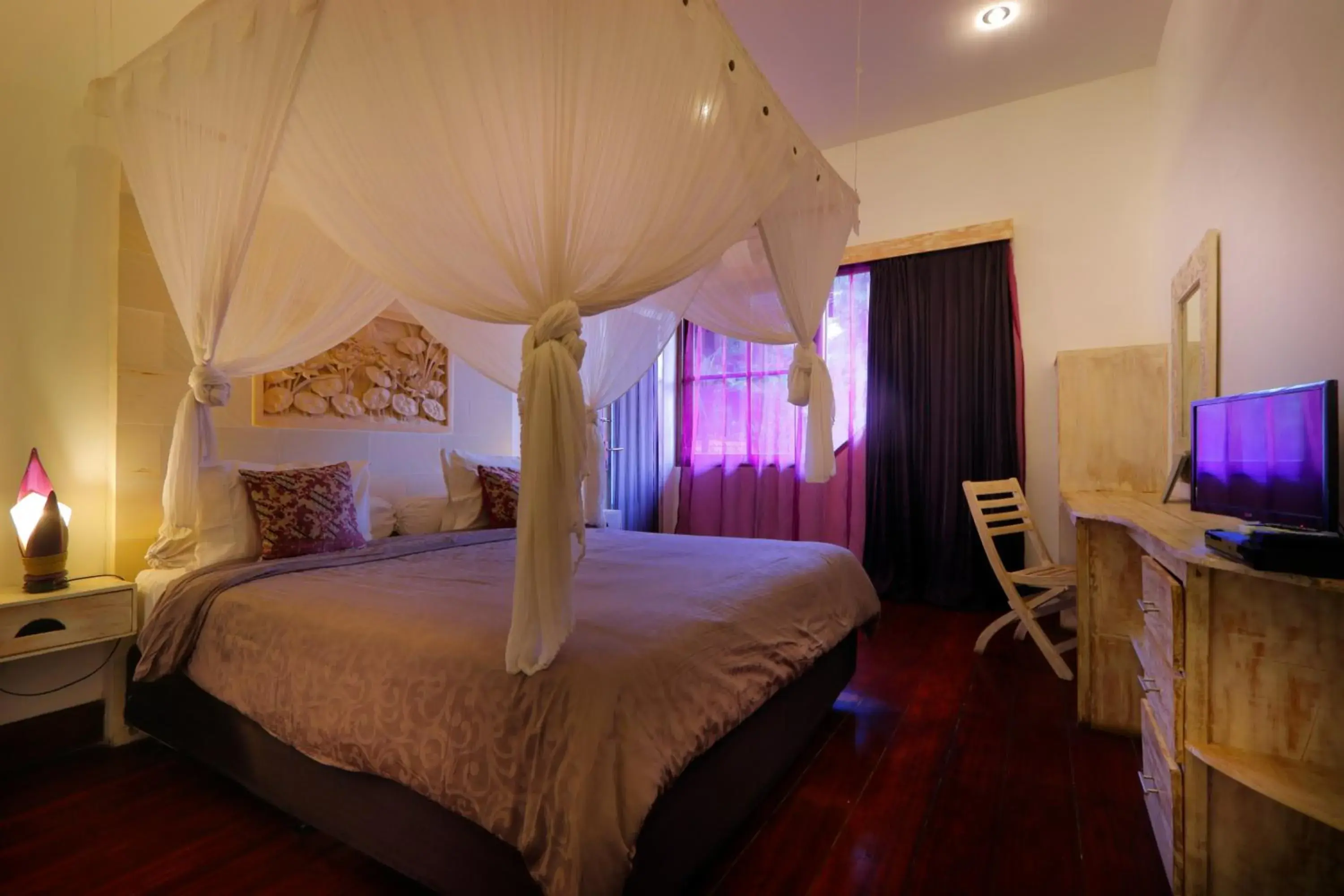 Bedroom, Bed in Pearl Hotel