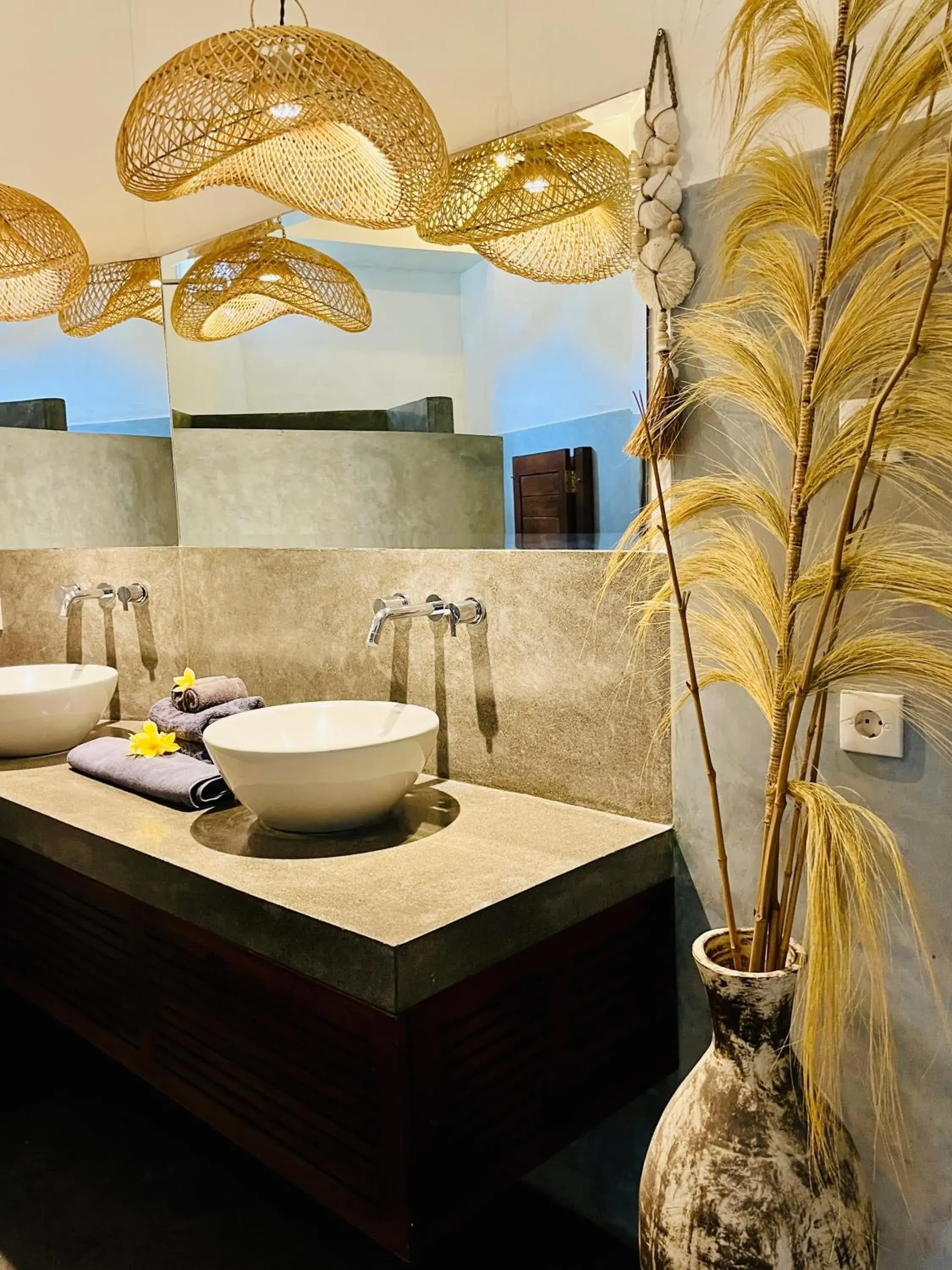 Bathroom in Pearl Hotel
