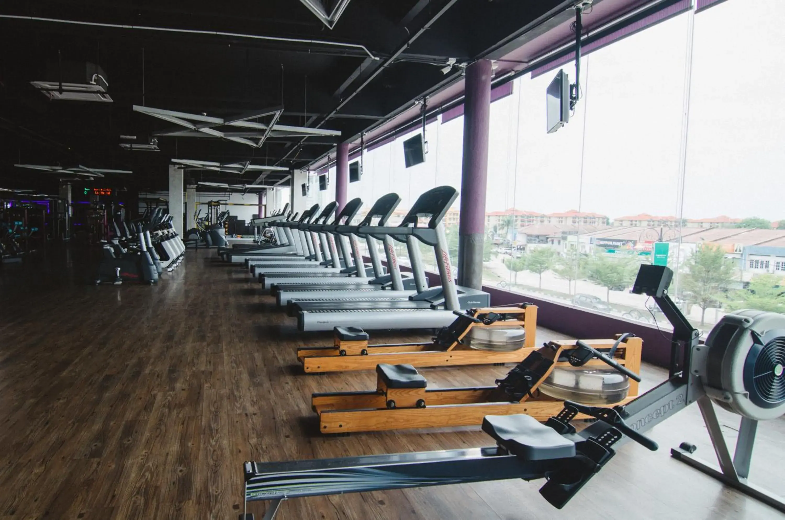 Fitness centre/facilities in Hotel Sfera Fitness centre/facilities in Hotel Sfera