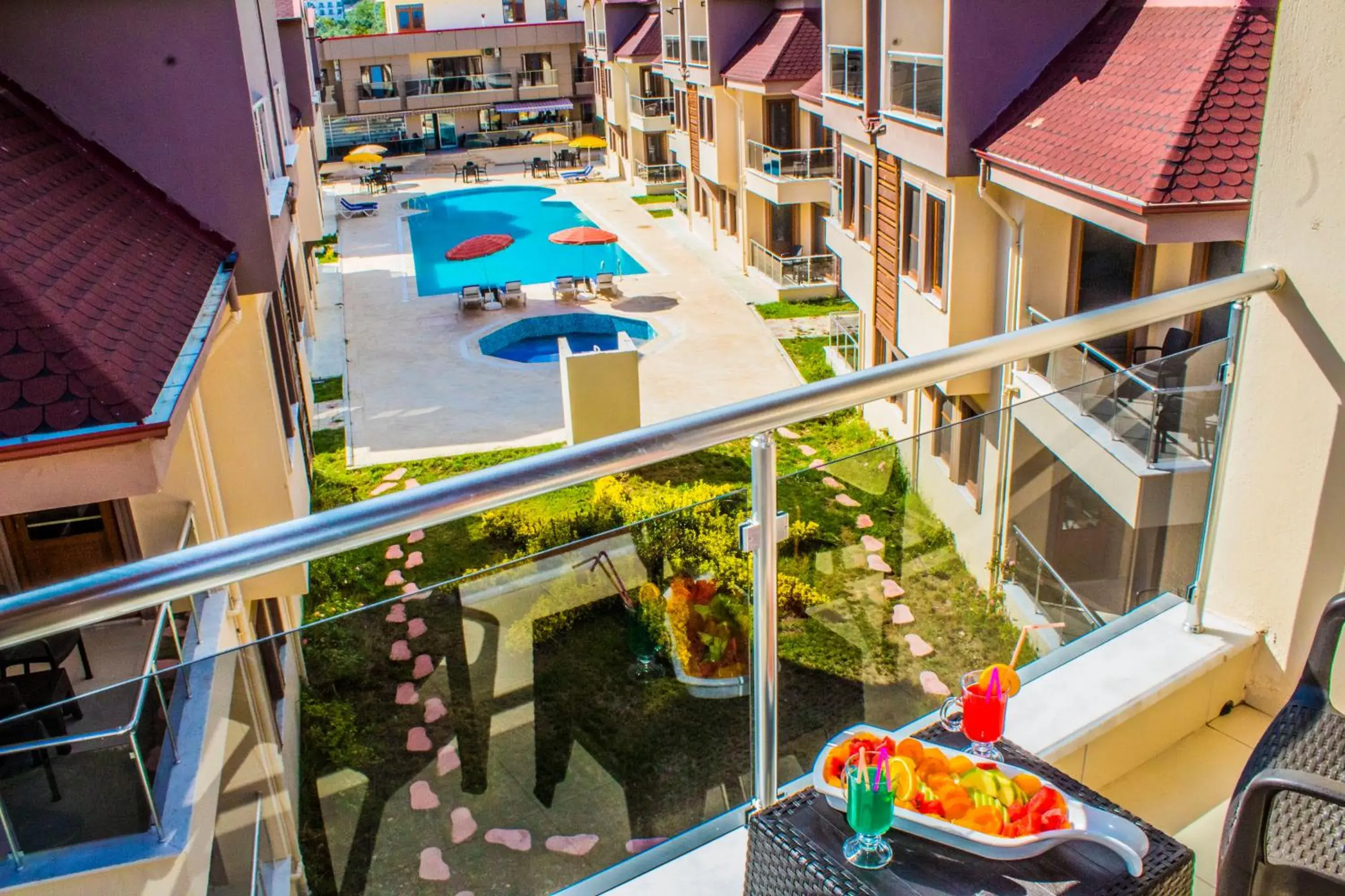 Pool view in Form Thermal Hotel & SPA Kaz Dağları Pool view in Form Thermal Hotel & SPA Kaz Dağları