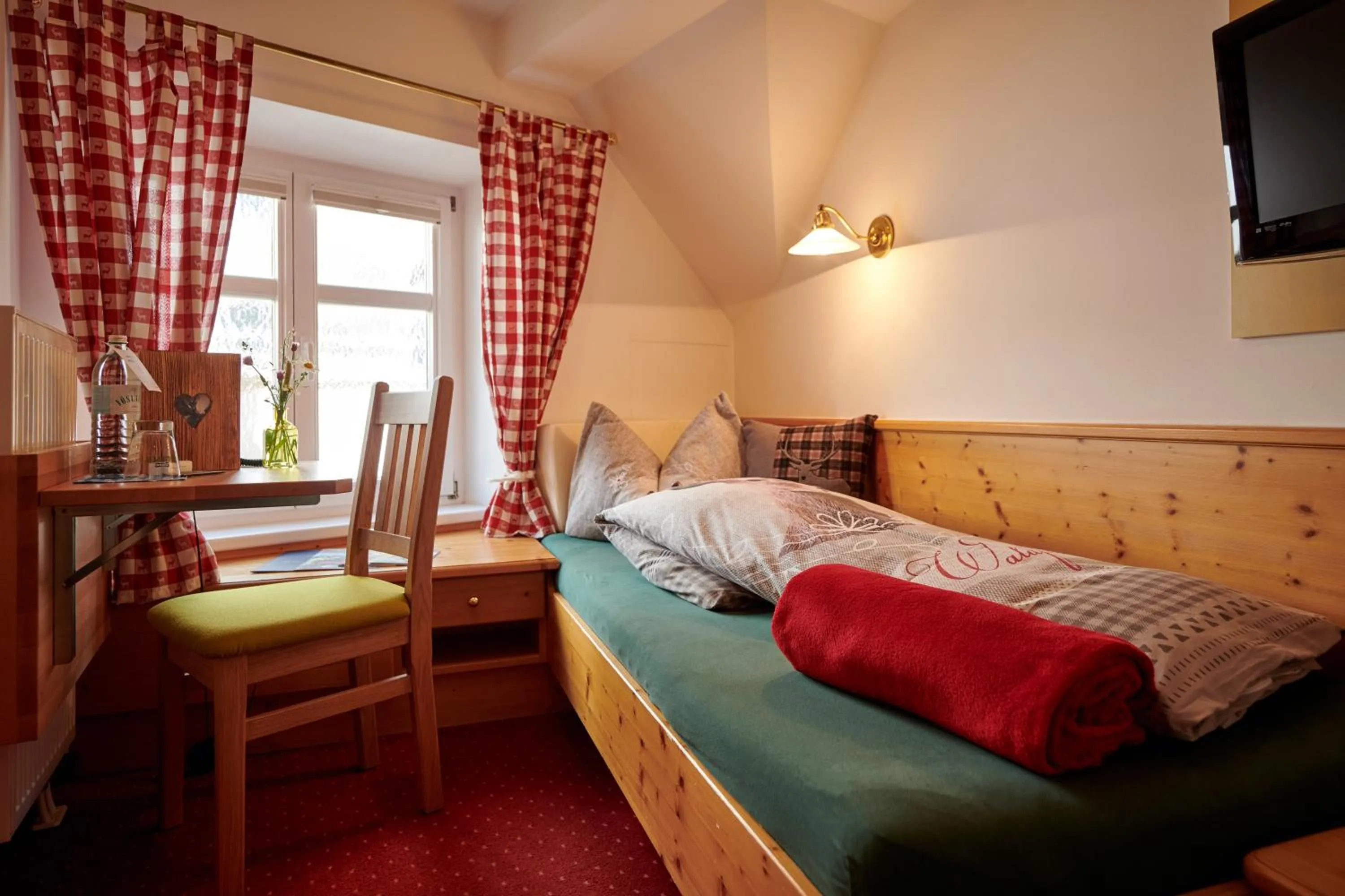 Photo of the whole room, Bed in Hotel Krone