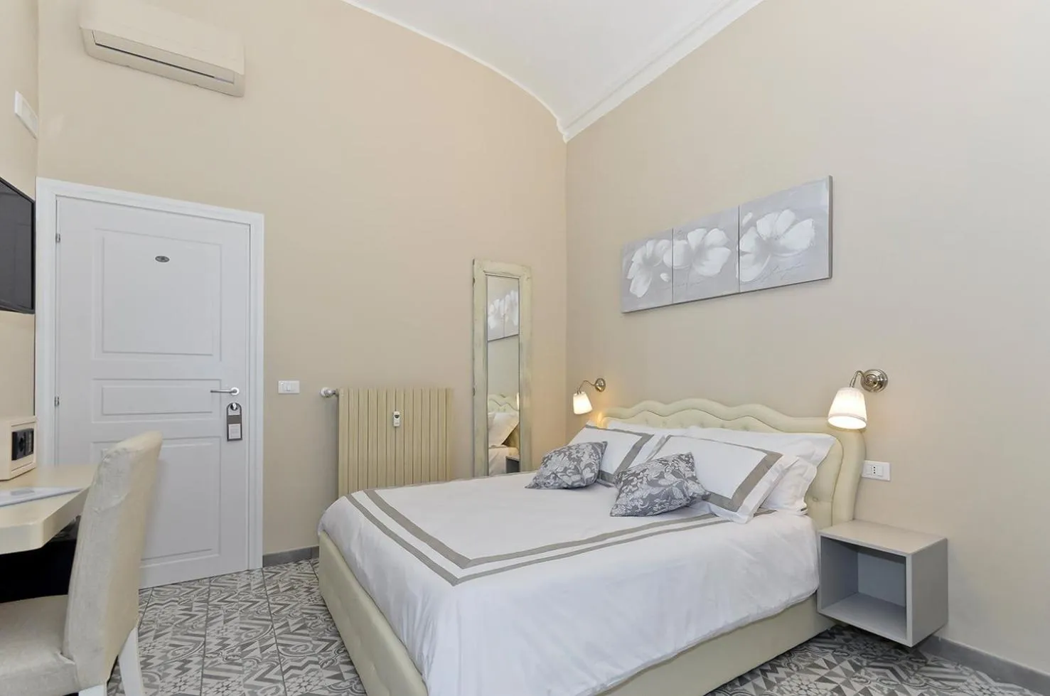 Bedroom, Bed in TOHOUSE Rooms