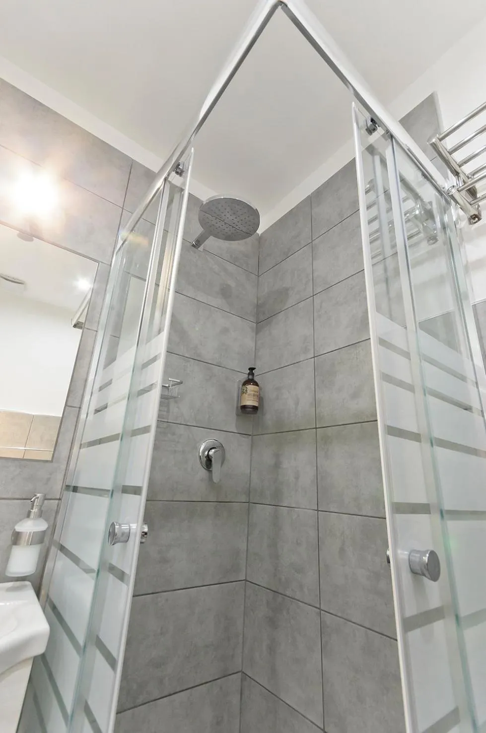 Shower in TOHOUSE Rooms