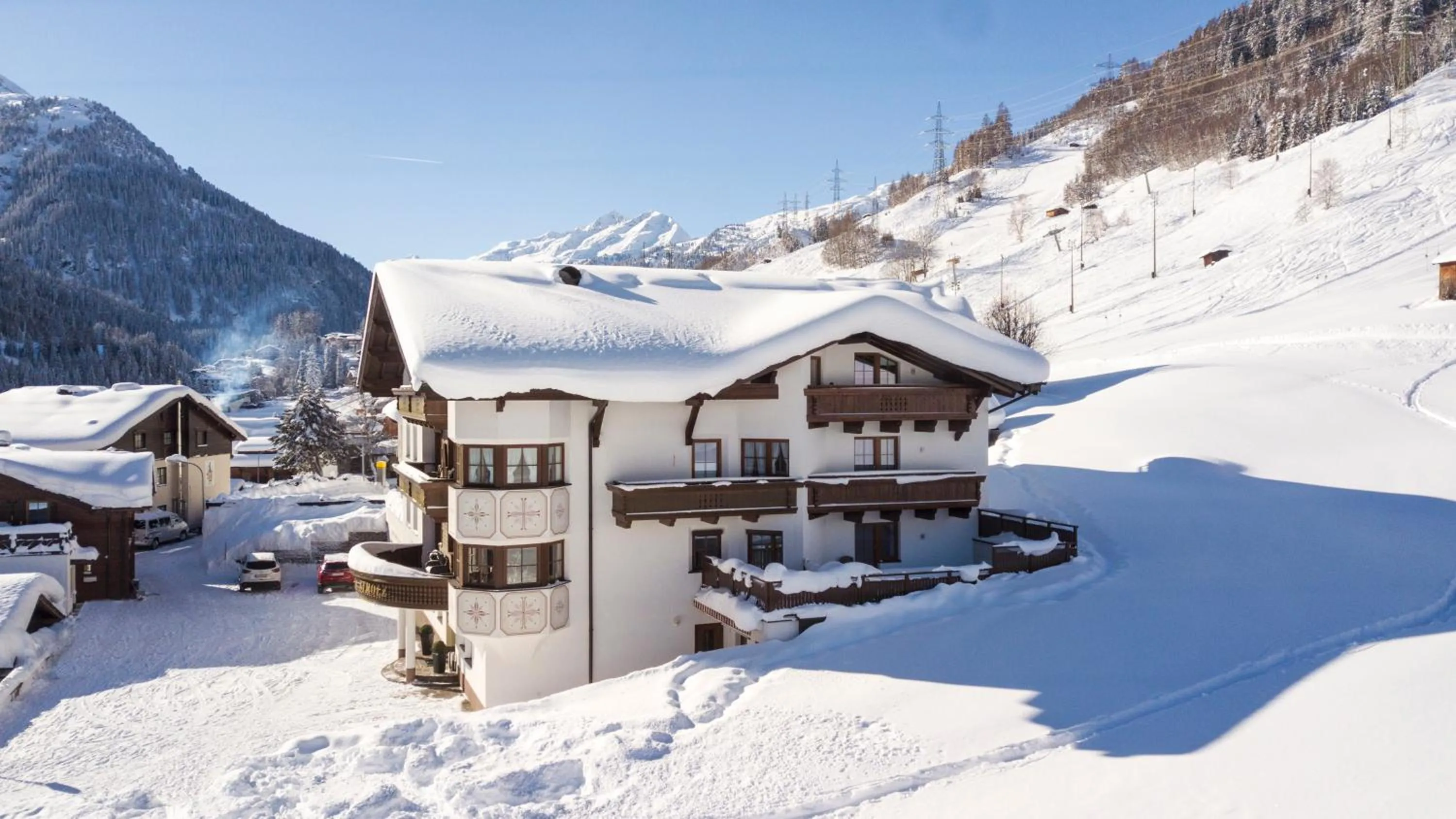 Property building in Landhaus Strolz