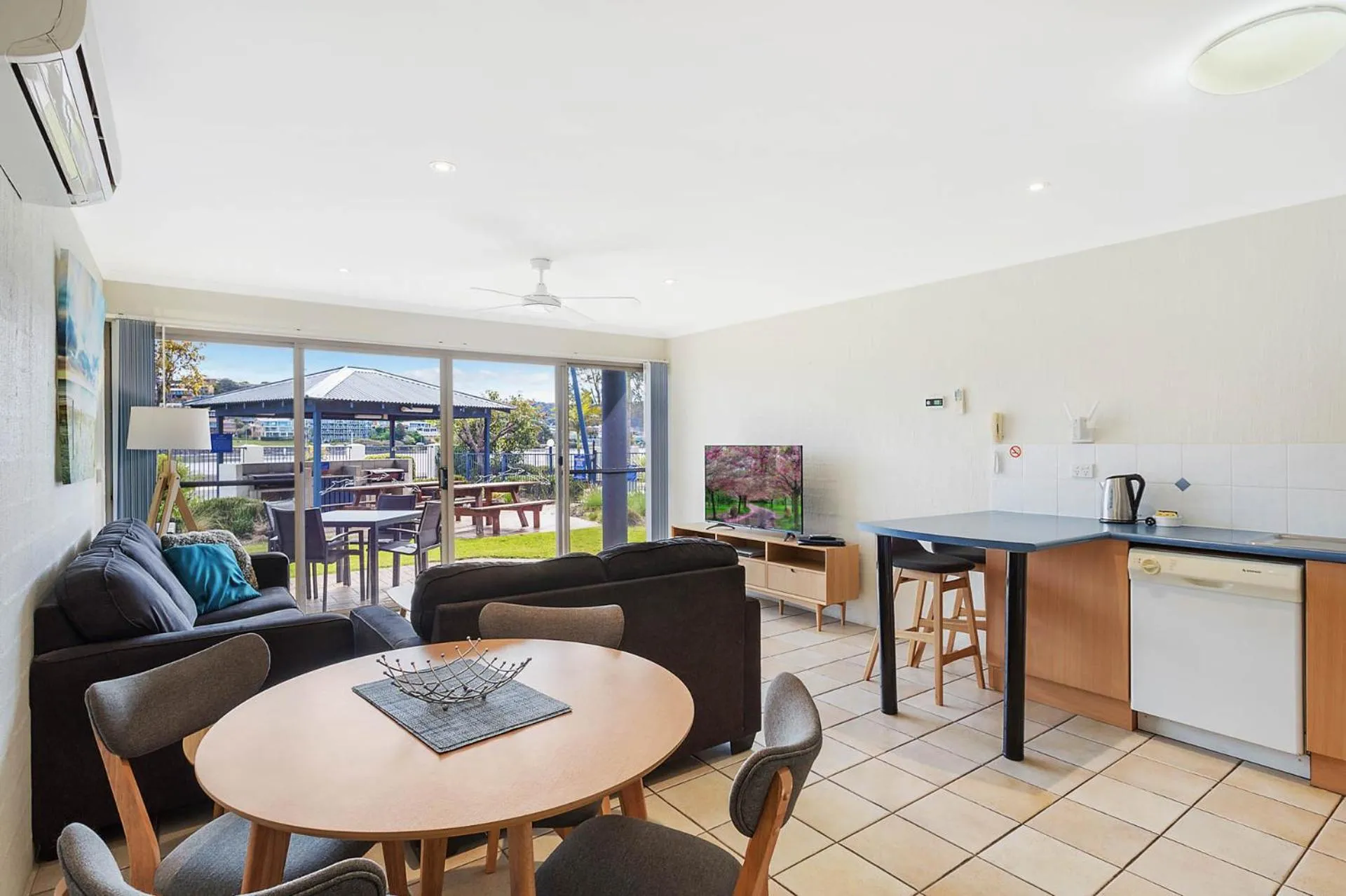 Living room in Sails Luxury Apartments Merimbula