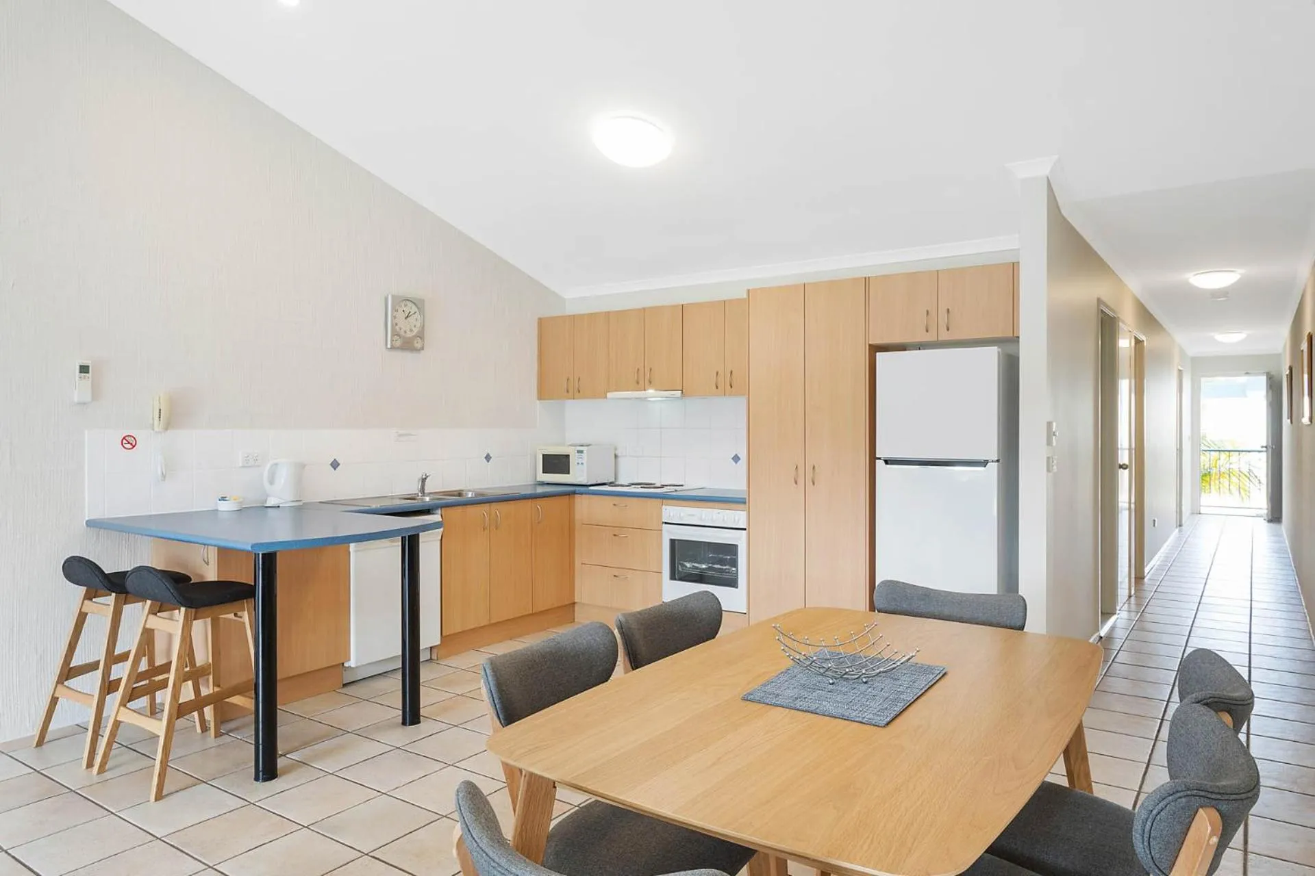 Kitchen or kitchenette in Sails Luxury Apartments Merimbula