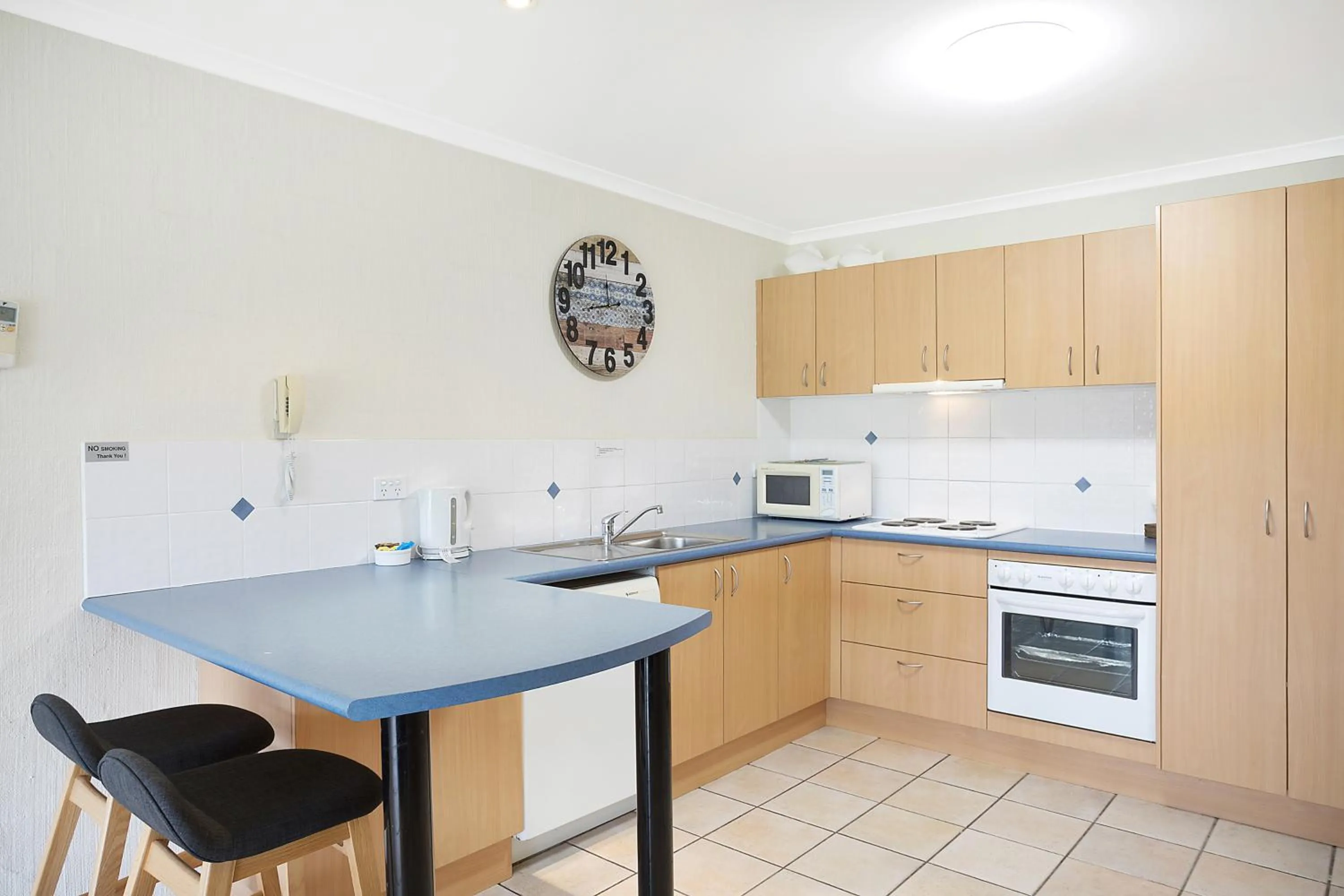 Kitchen or kitchenette in Sails Luxury Apartments Merimbula