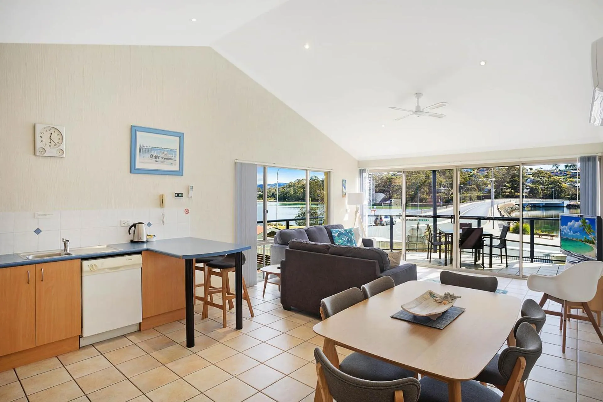 Dining area in Sails Luxury Apartments Merimbula