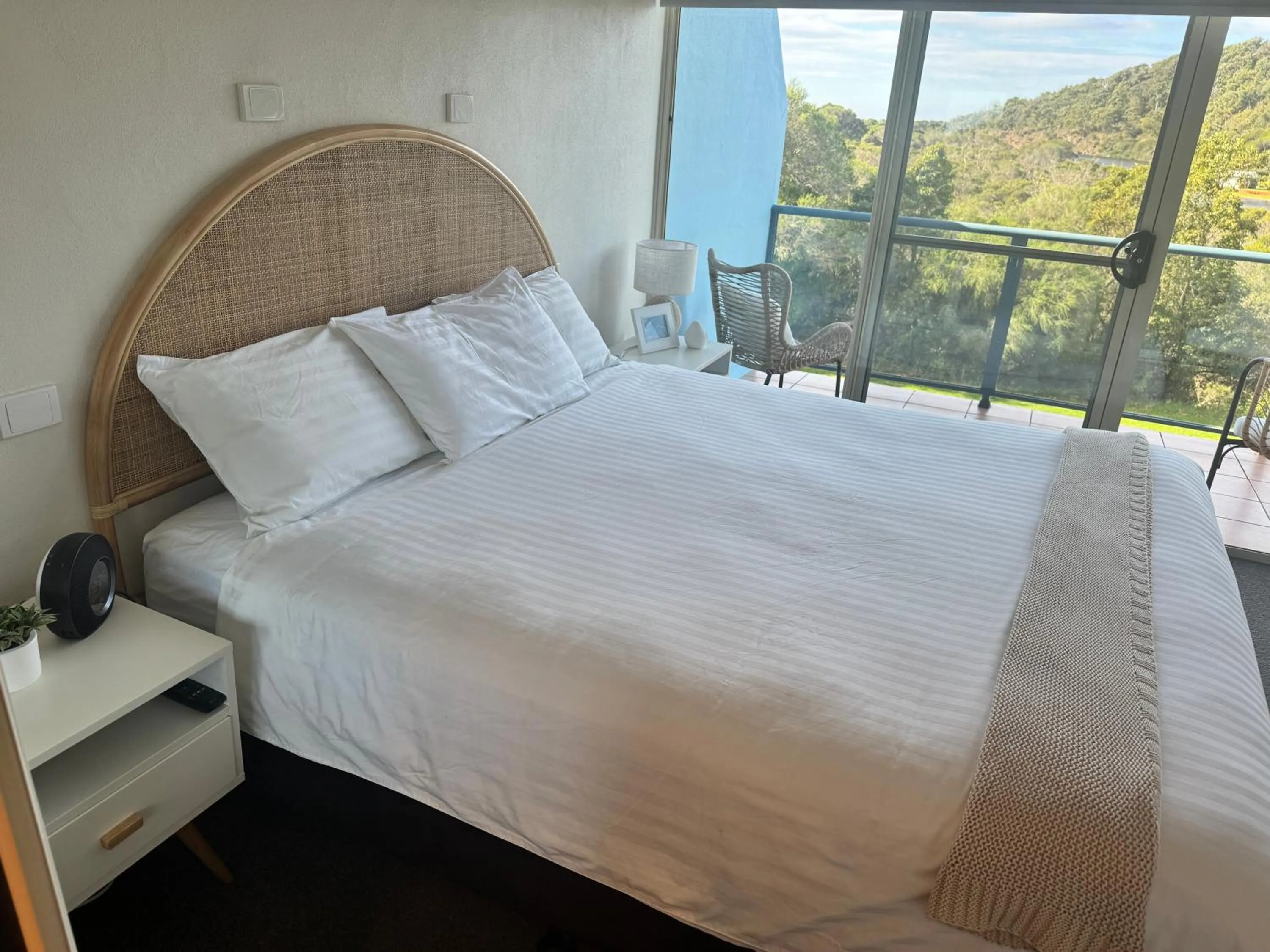 Bedroom, Bed in BlueWater Apartments