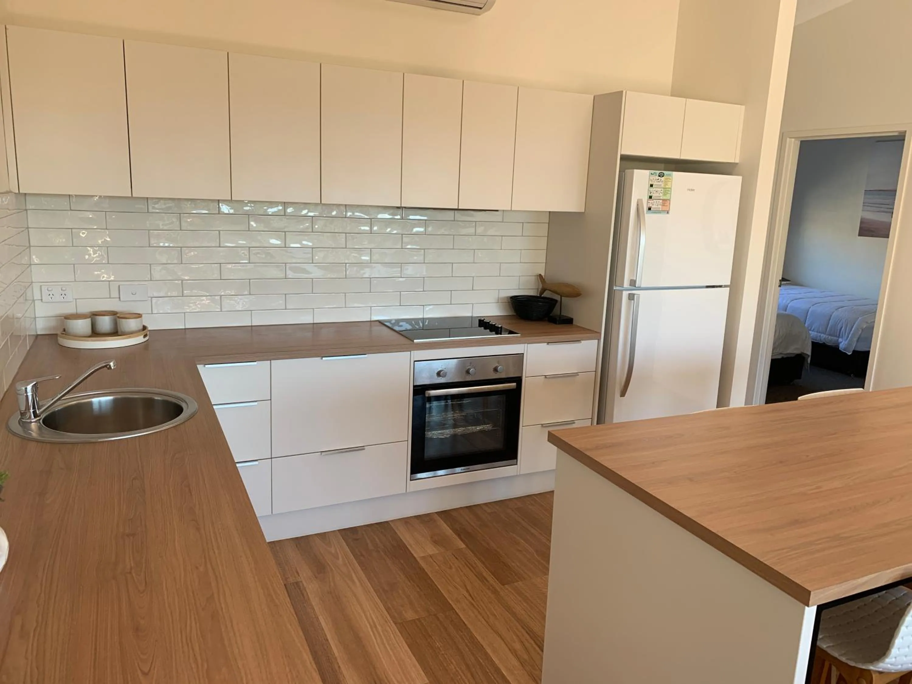 Kitchen or kitchenette in BlueWater Apartments