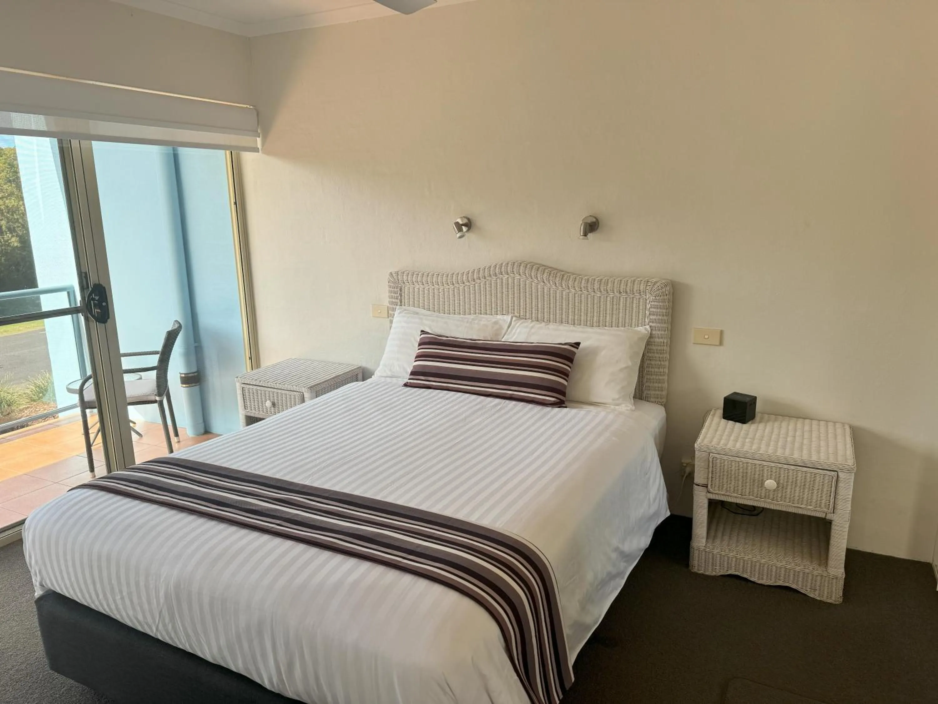 Bedroom, Bed in BlueWater Apartments