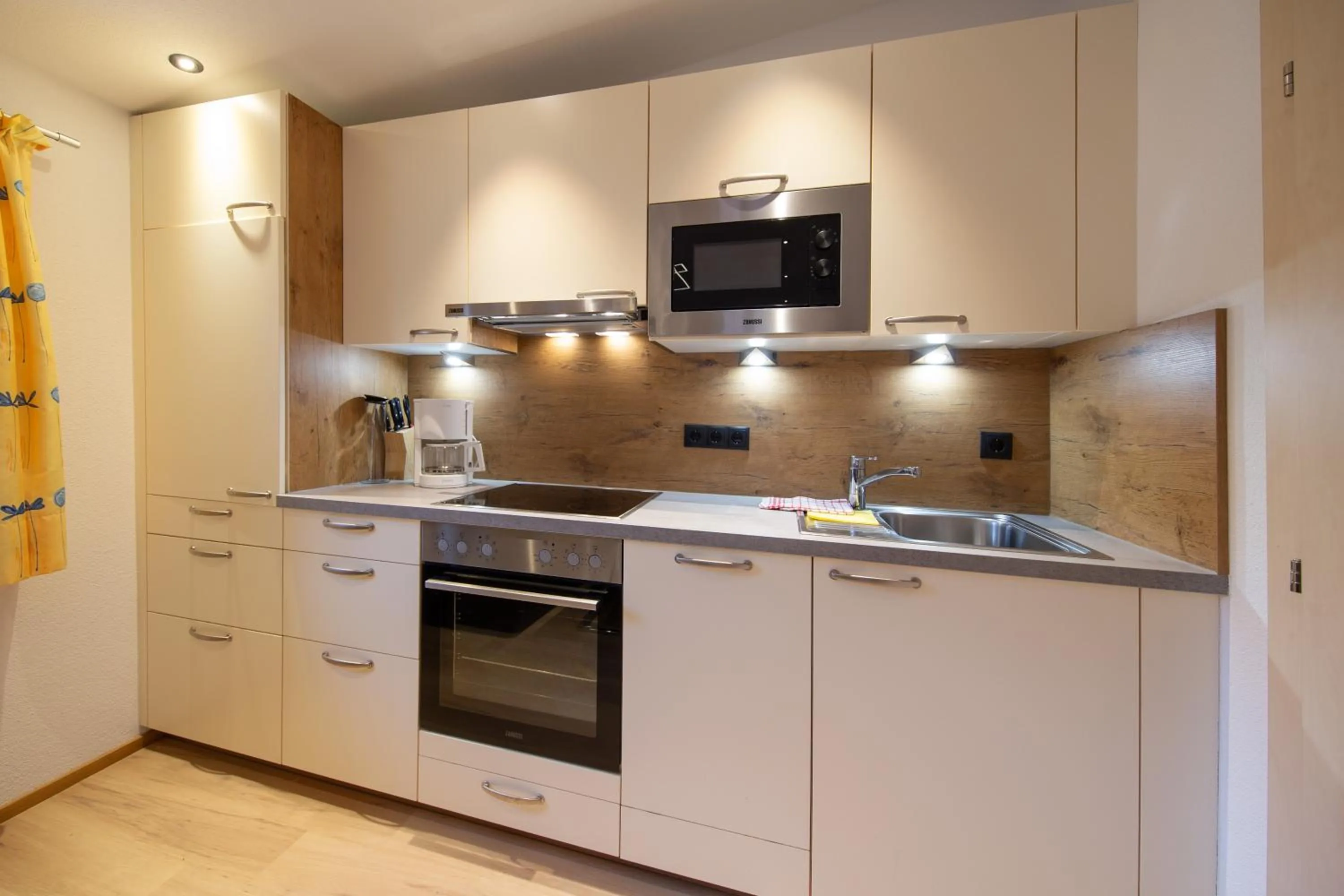 Kitchen or kitchenette in Hotel Garni Schönblick