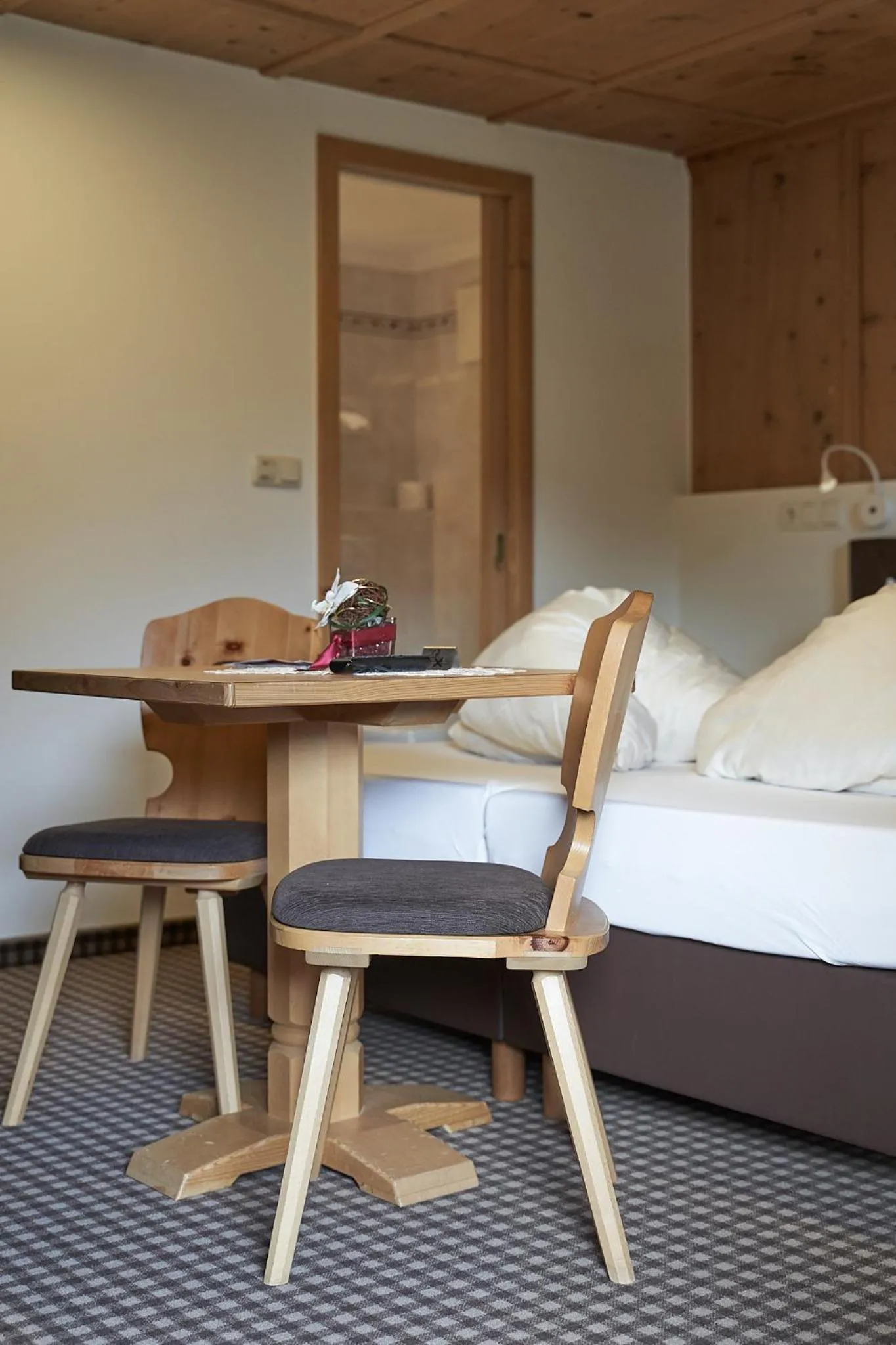 Seating area, Bed in Hotel Garni Schönblick