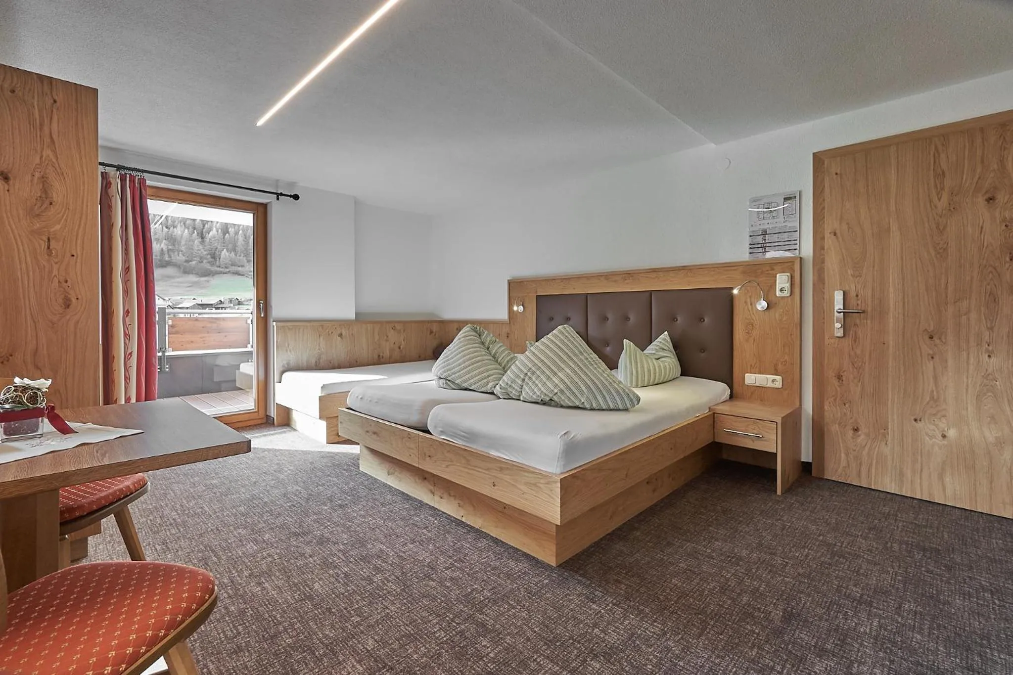 Photo of the whole room, Bed in Hotel Garni Schönblick