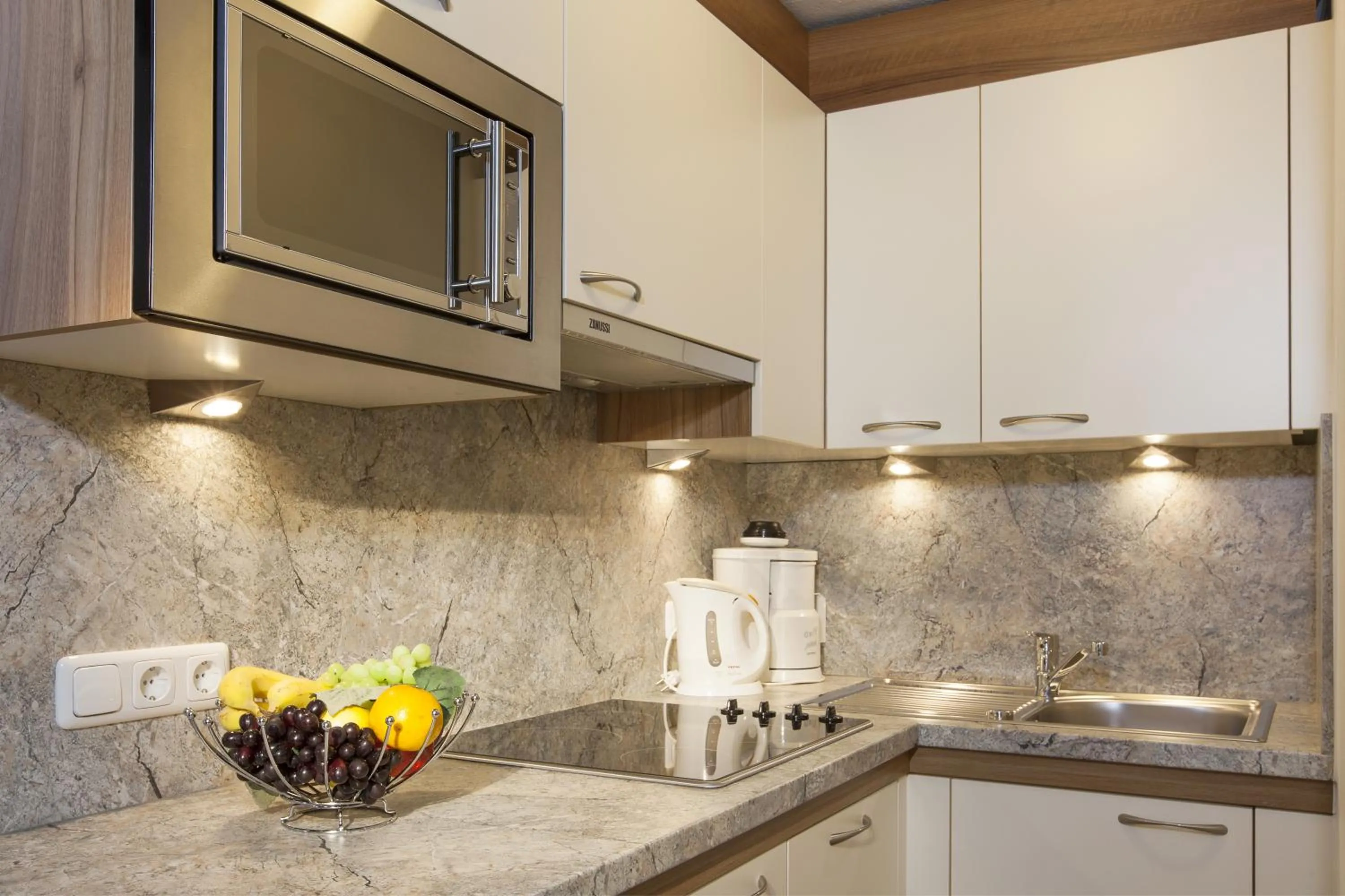 Kitchen or kitchenette in Hotel Garni Schönblick