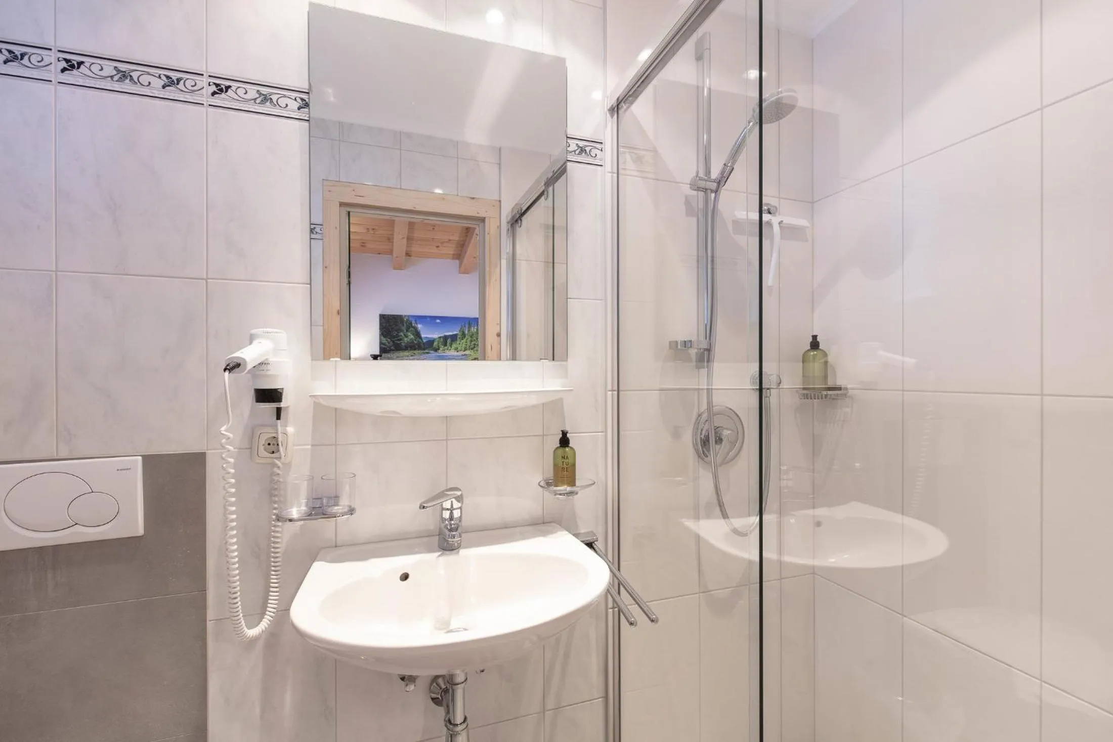 Shower in Hotel Garni Schönblick