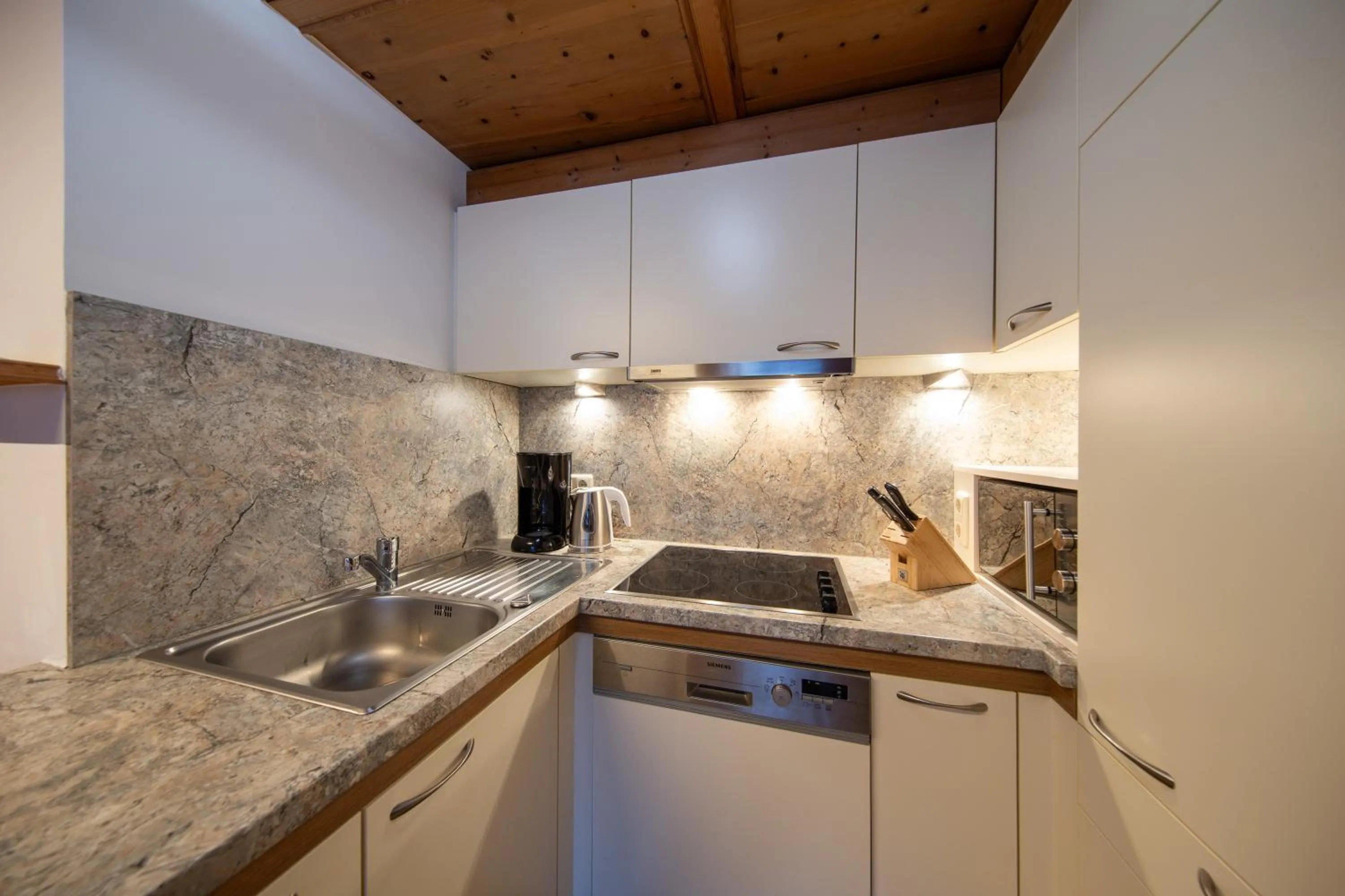 Kitchen or kitchenette in Hotel Garni Schönblick