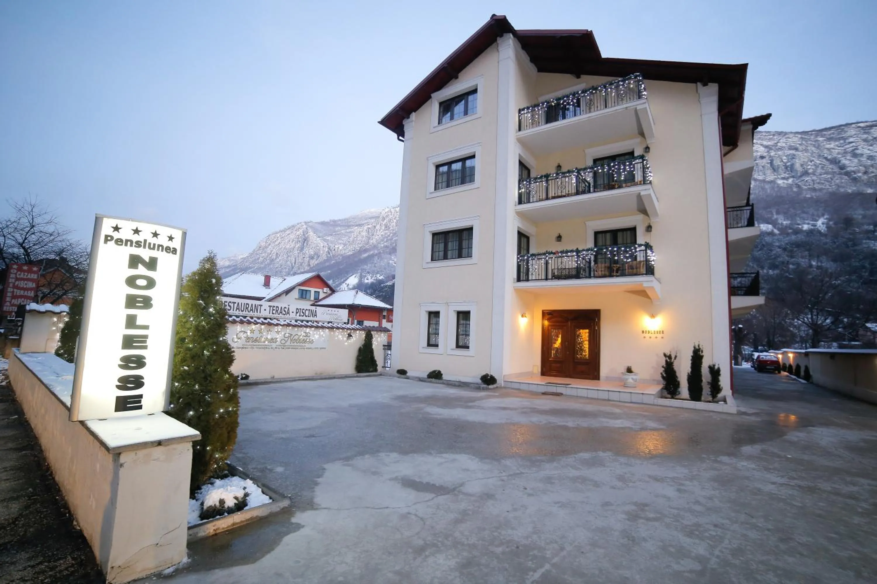 Facade/entrance in Pension Noblesse
